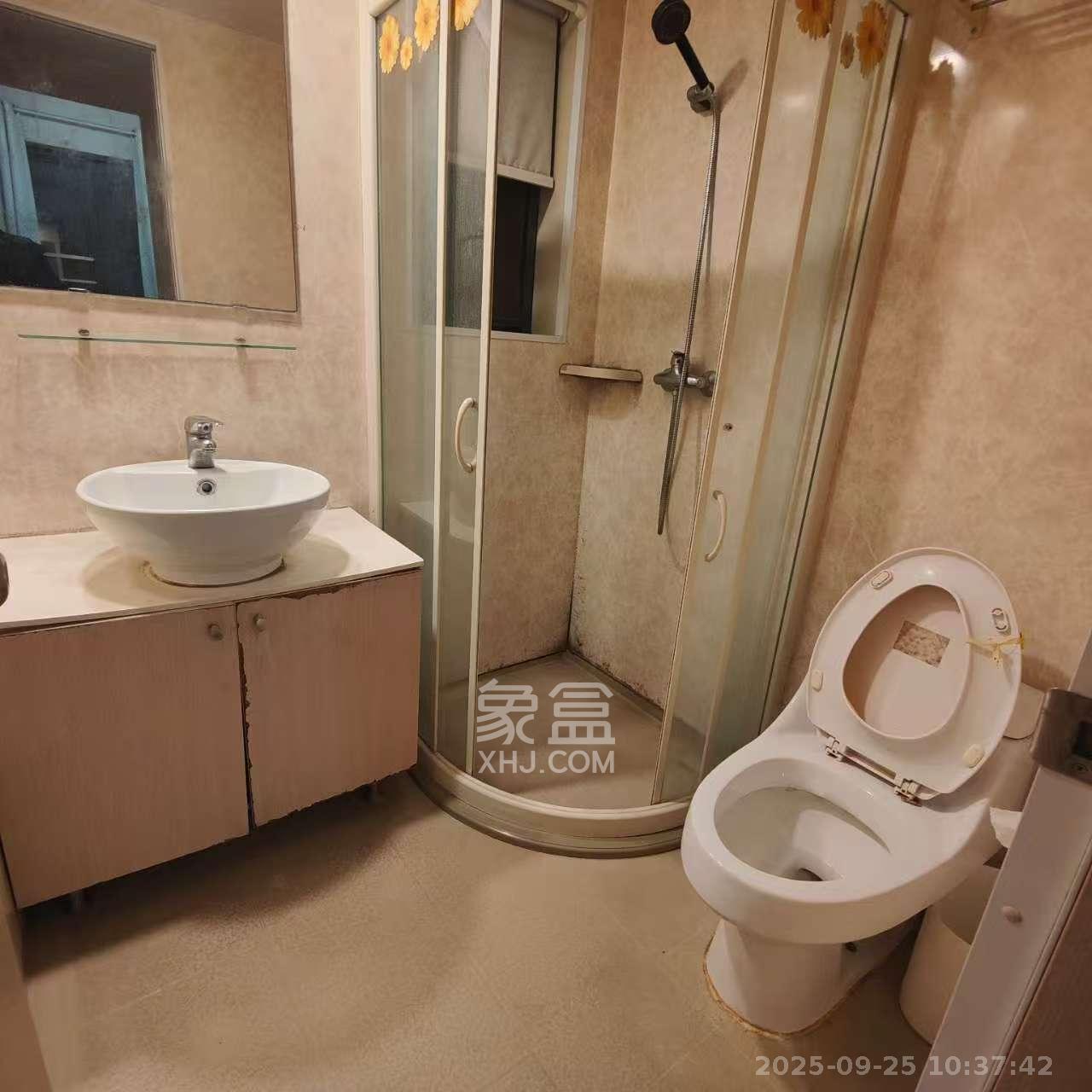 盛世美居荷园 3室2厅2卫 3100.0元/月 盛世美居荷园 3室2厅2卫 3100.0元/月室内图