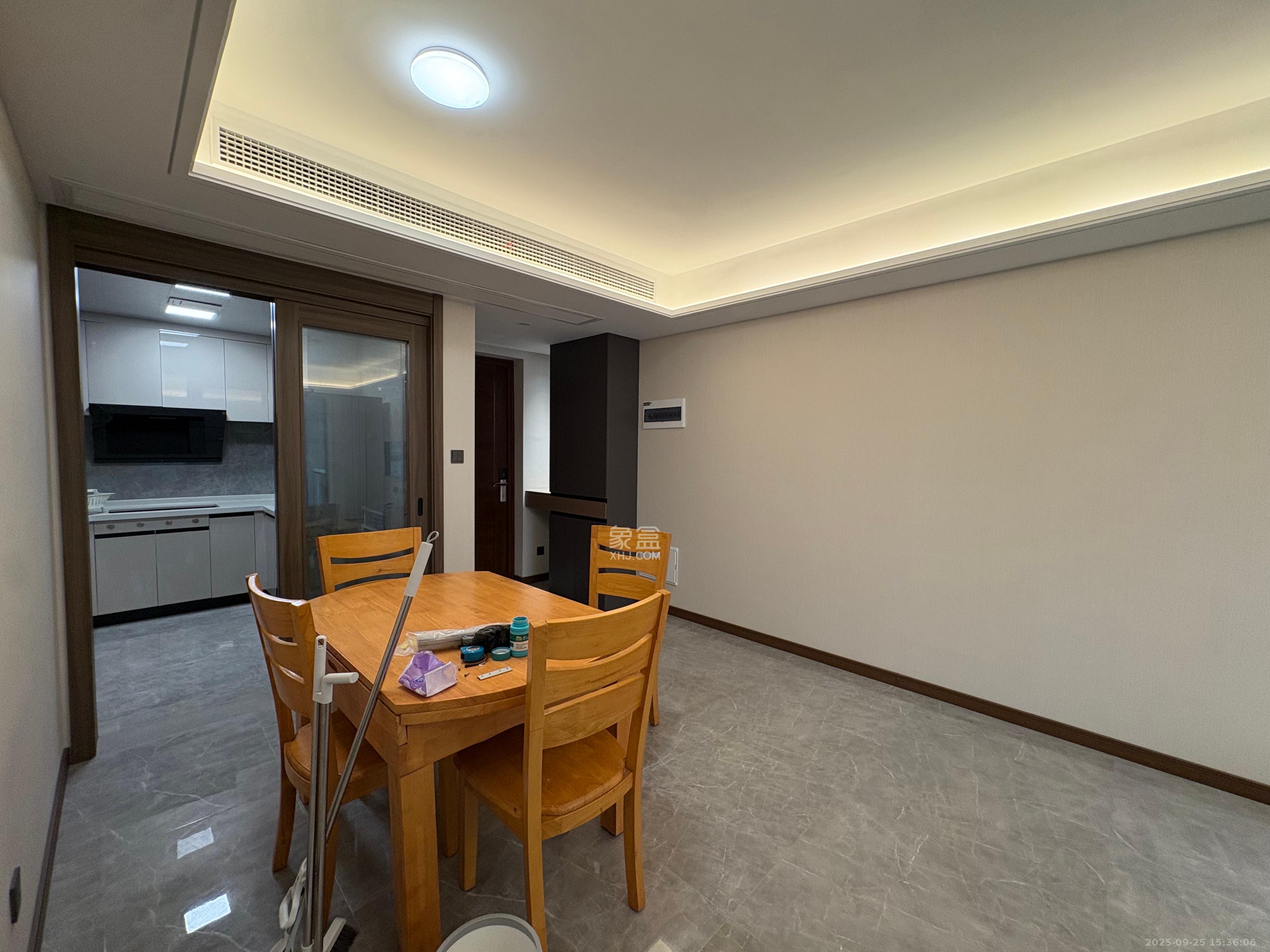 卓越洋湖晴翠 3室2厅2卫 3100.0元/月 卓越洋湖晴翠 3室2厅2卫 3100.0元/月室内图