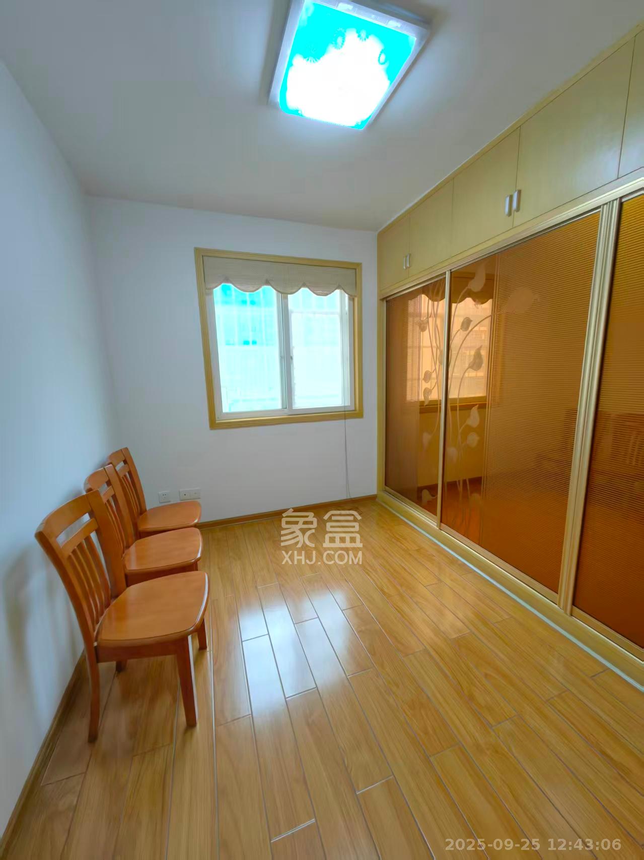 麓谷锦和园 2室2厅1卫 2100.0元/月 麓谷锦和园 2室2厅1卫 2100.0元/月室内图