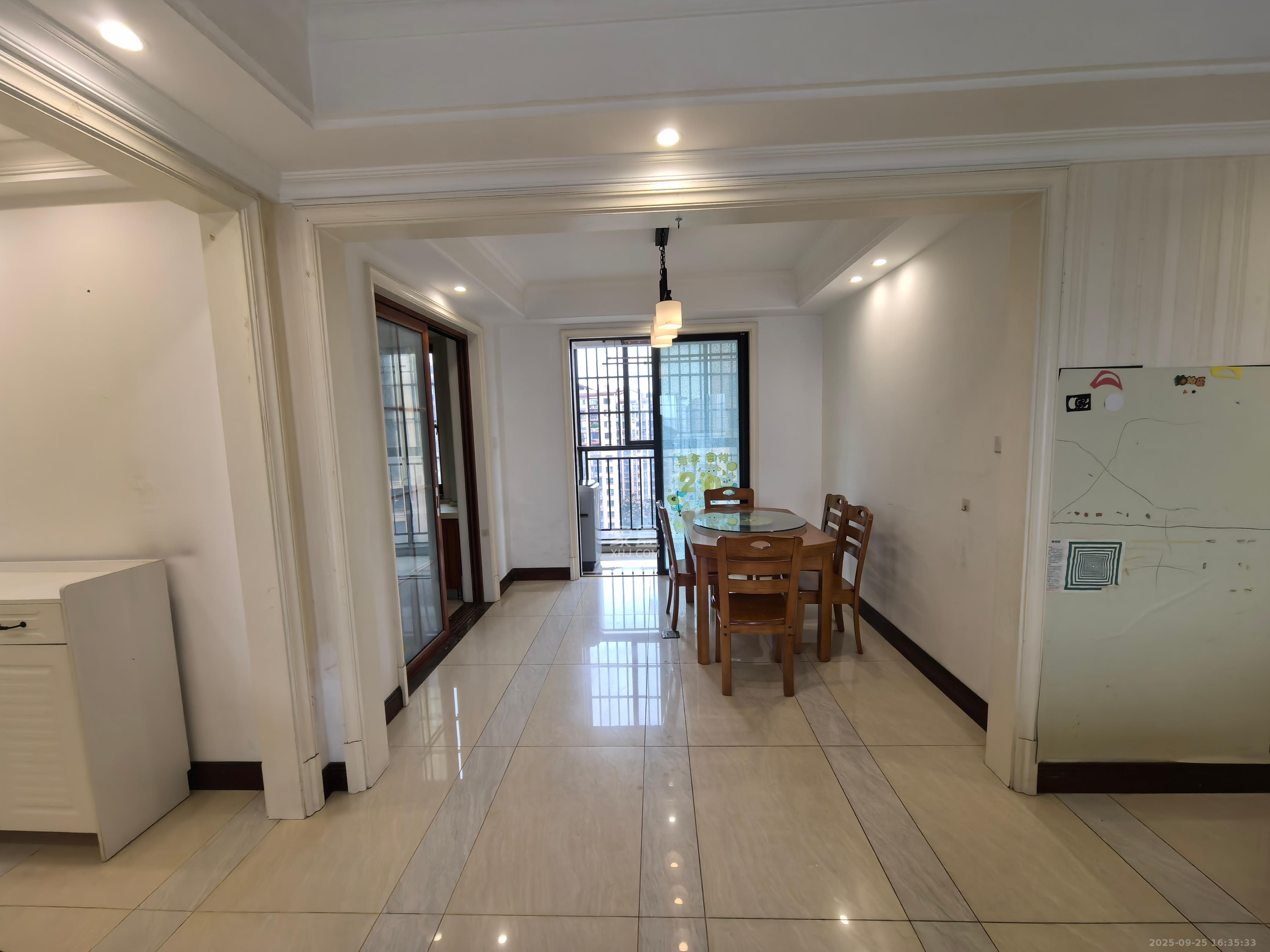 中信凯旋城(中信新城四期) 4室2厅2卫 2400.0元/月 中信凯旋城(中信新城四期) 4室2厅2卫 2400.0元/月室内图