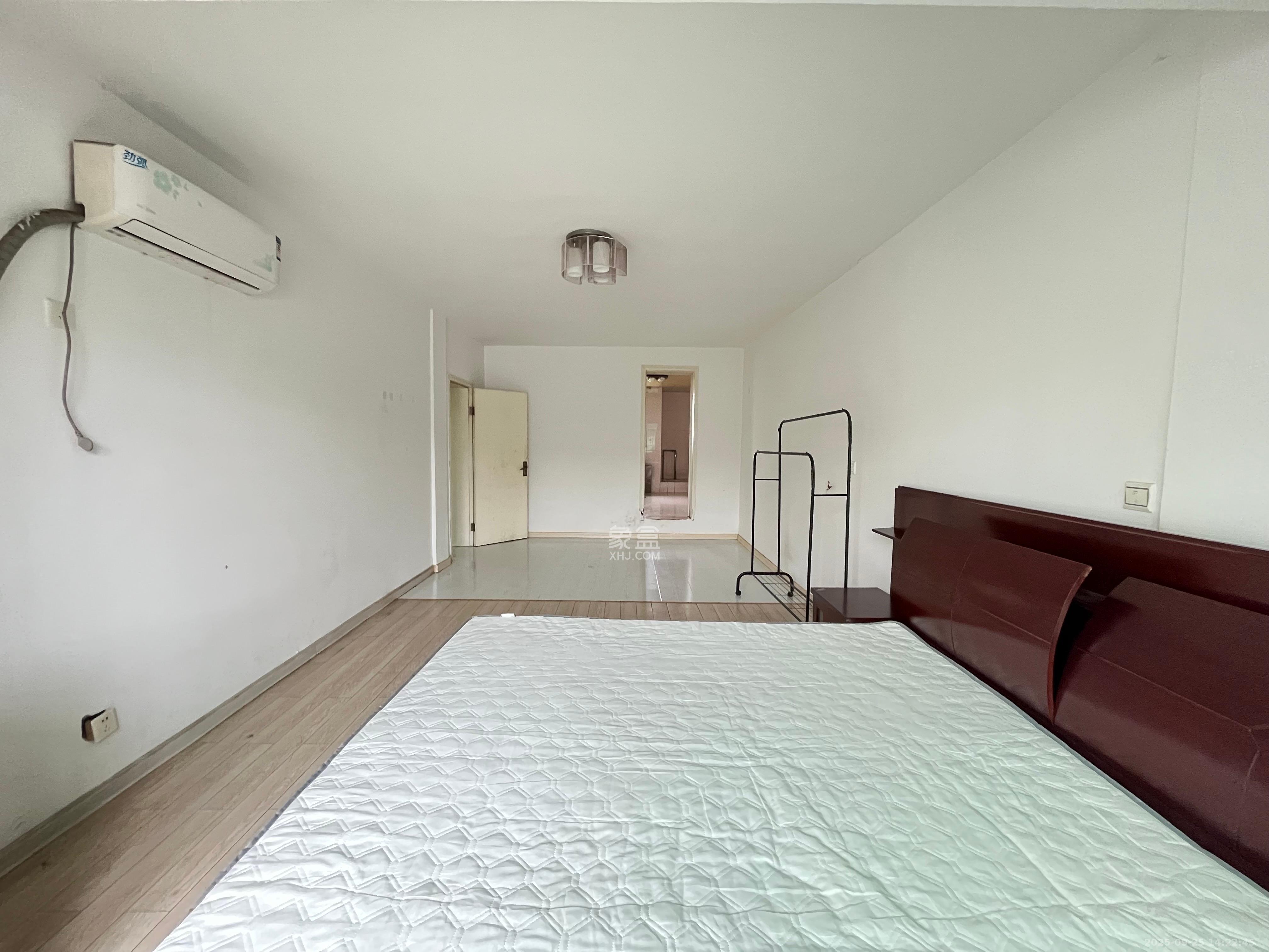 五一新村安置小区（永定社区、永兴社区、永祥社区）  3室2厅2卫    2200.0元/月室内图