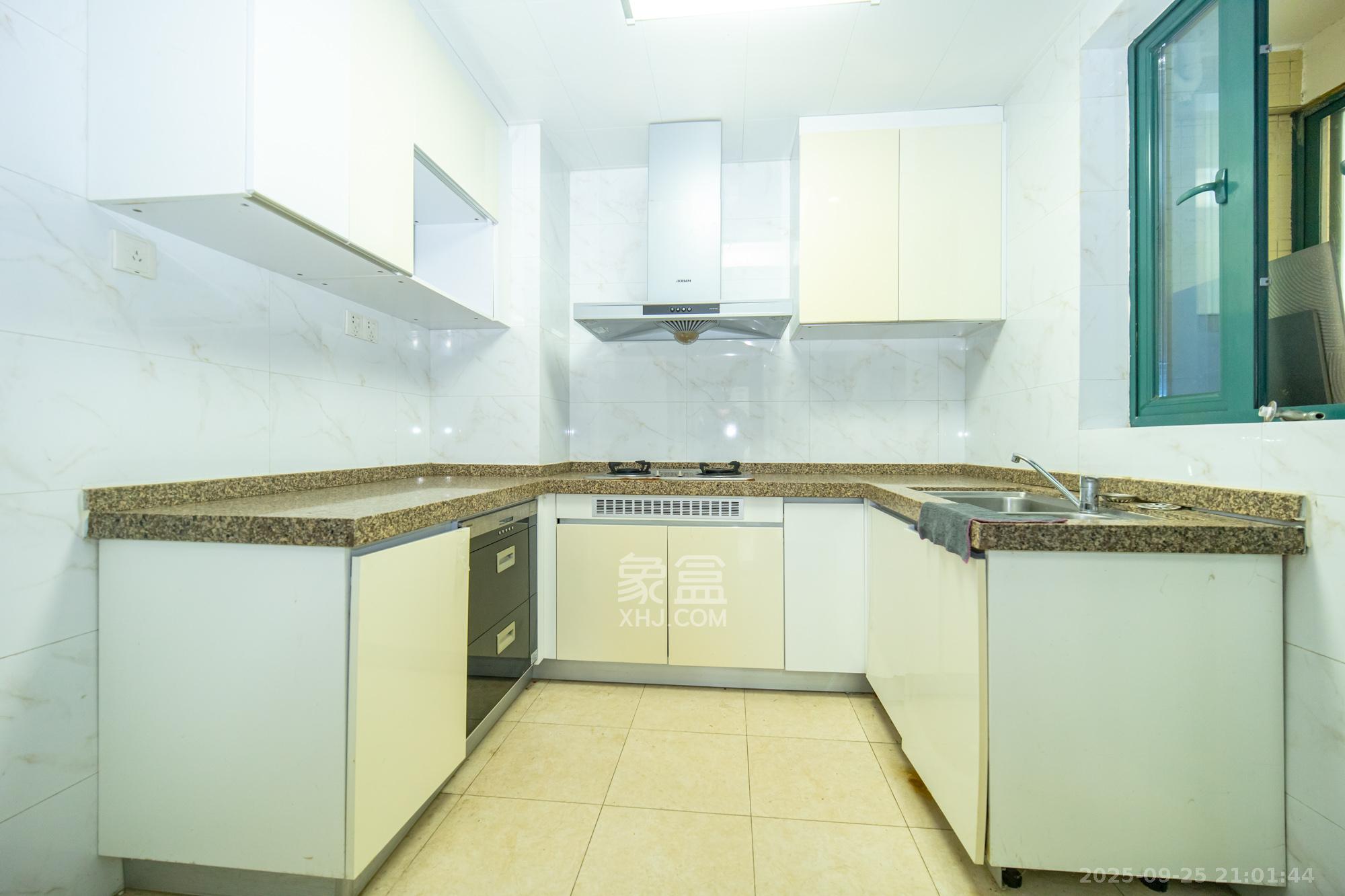 恒大雅苑  3室2厅1卫    93.0万厨房