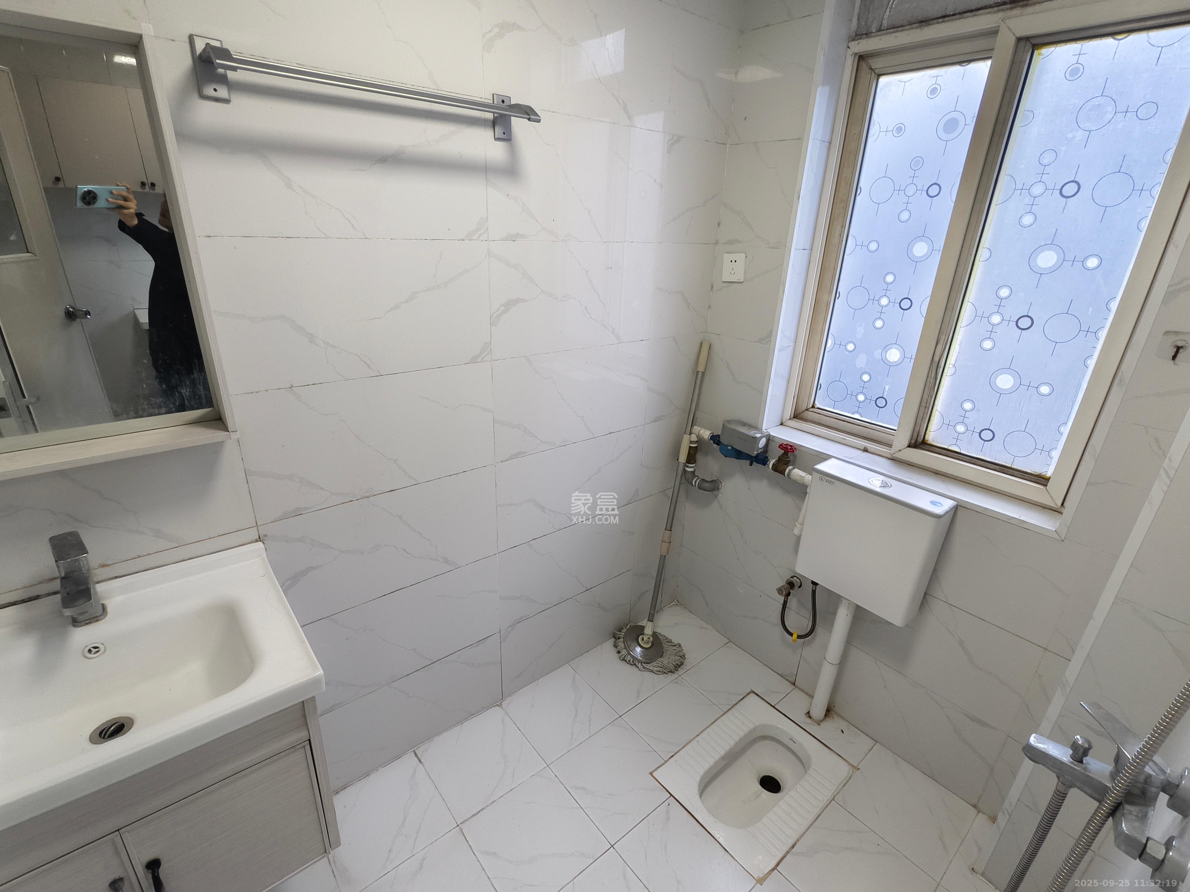 上麻园岭279号(原新华书店宿舍) 1室0厅0卫 2000.0元/月 上麻园岭279号(原新华书店宿舍) 1室0厅0卫 2000.0元/月室内图