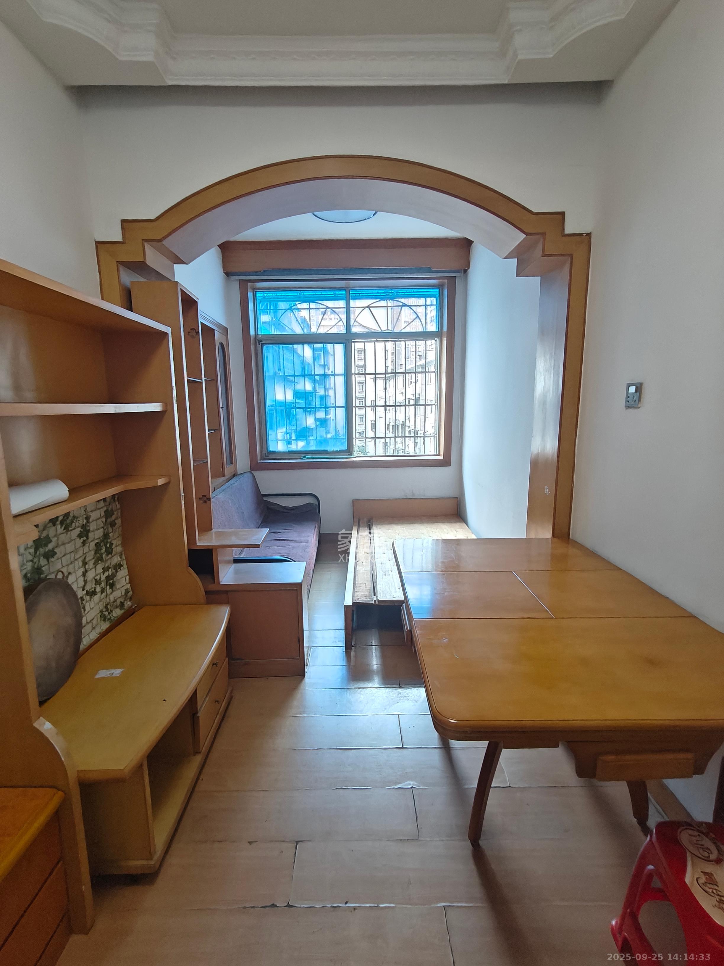 物资厅宿舍（五一大道）  3室1厅1卫    2500.0元/月室内图