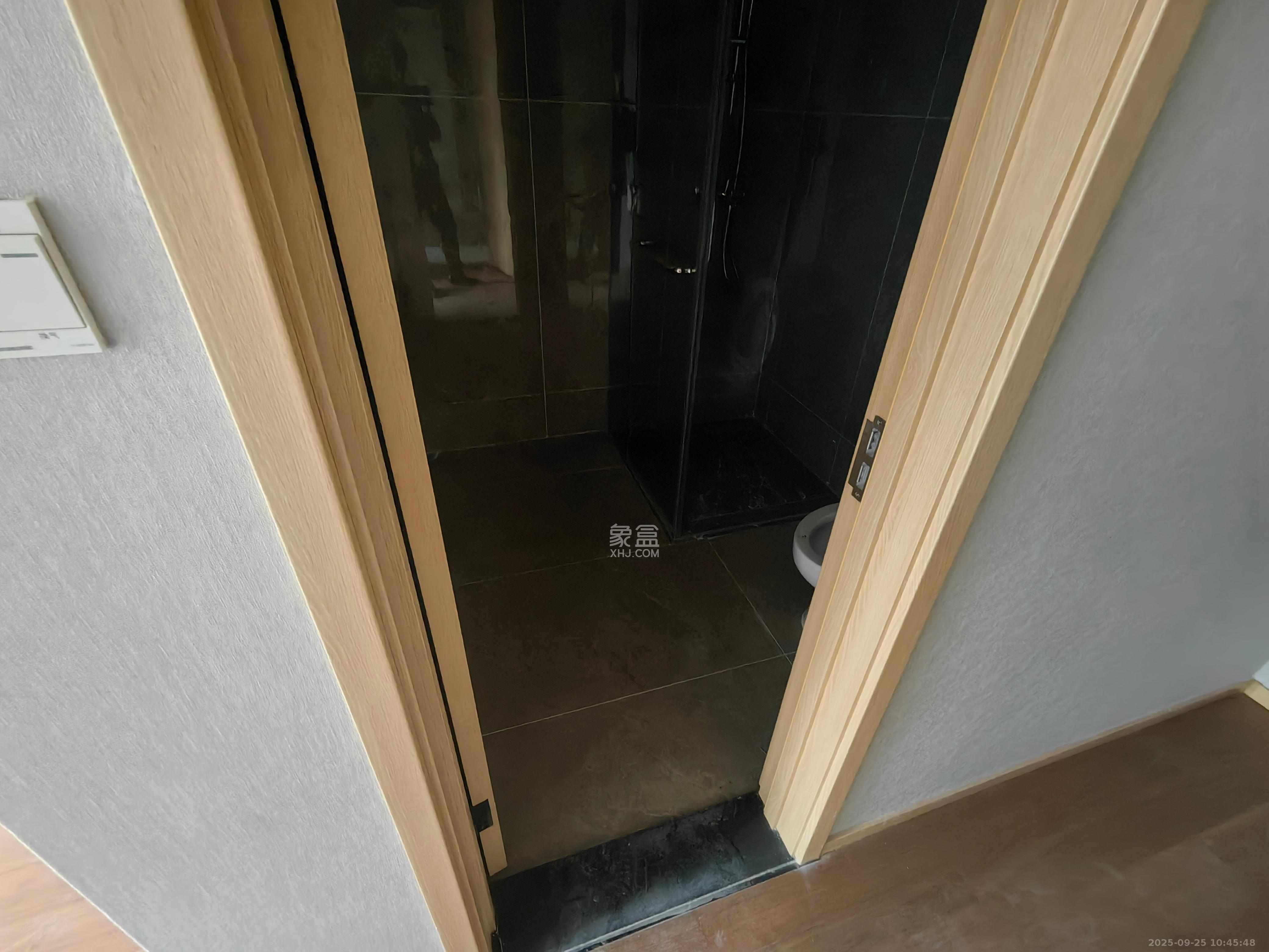 正荣梅溪紫阙台  4室2厅4卫   8000.00元/月室内图