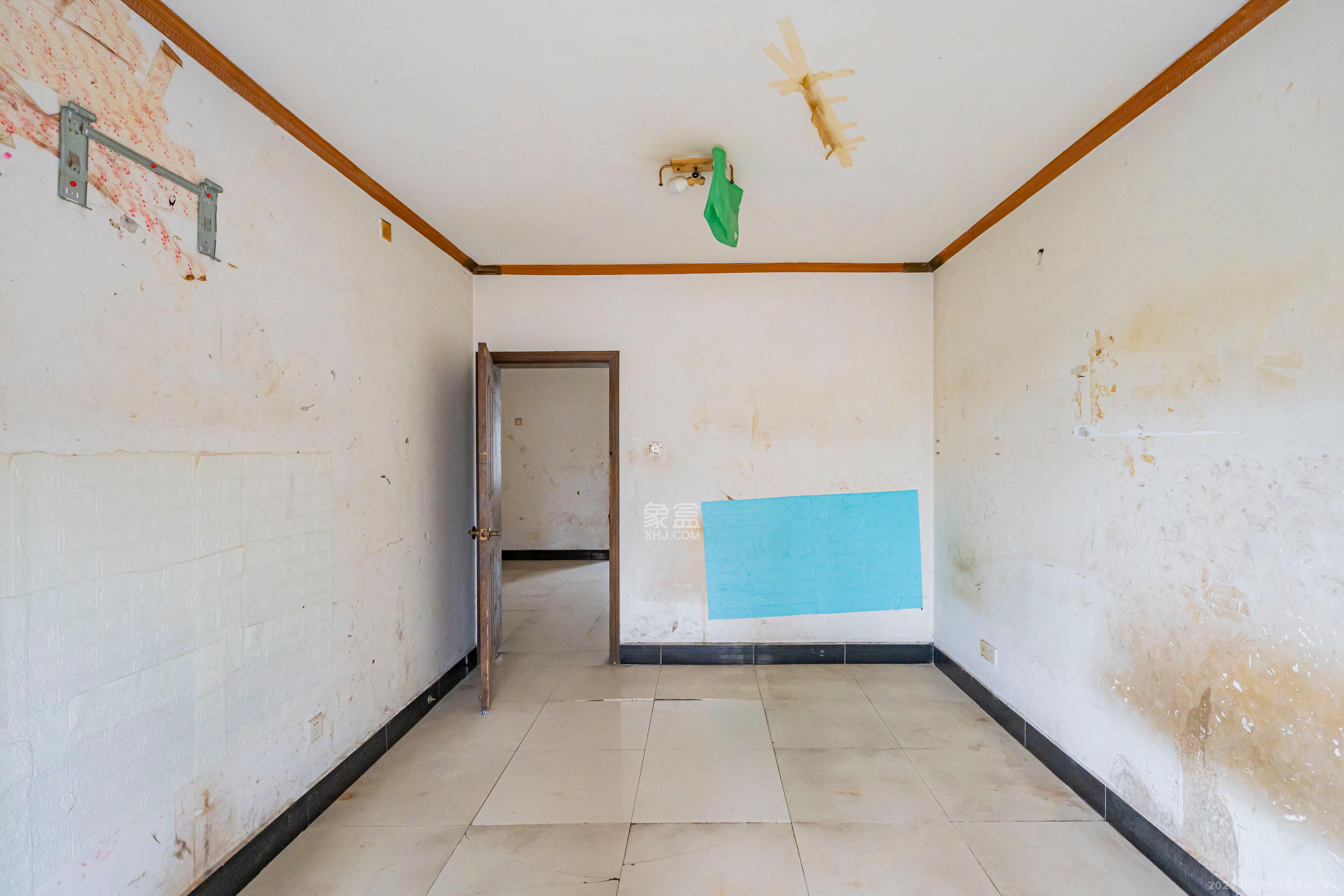 金帆小区 2室2厅1卫 39.8万 金帆小区 2室2厅1卫 39.8万卧室