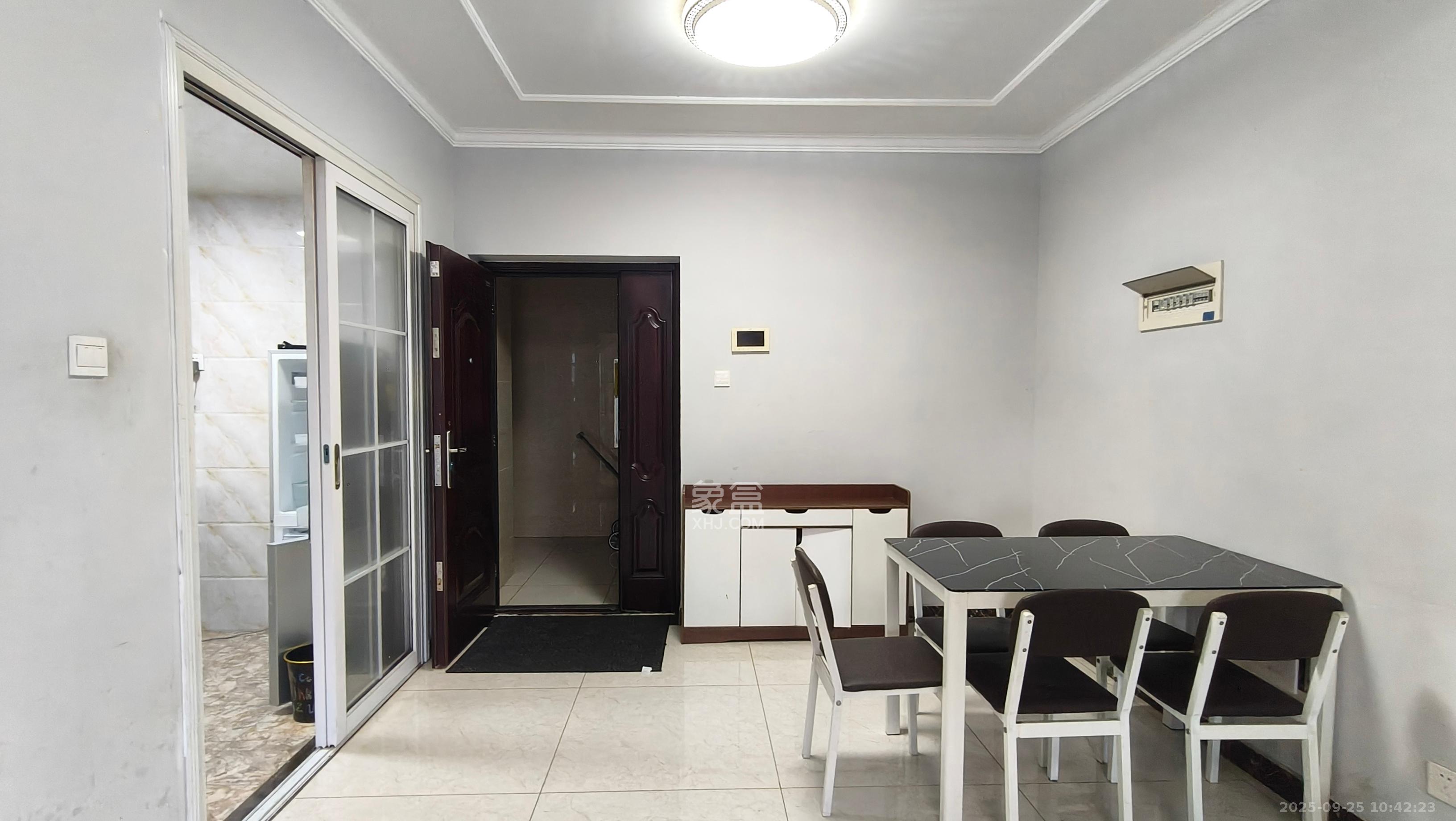 光明E城 3室2厅1卫 2600.0元/月 光明E城 3室2厅1卫 2600.0元/月室内图