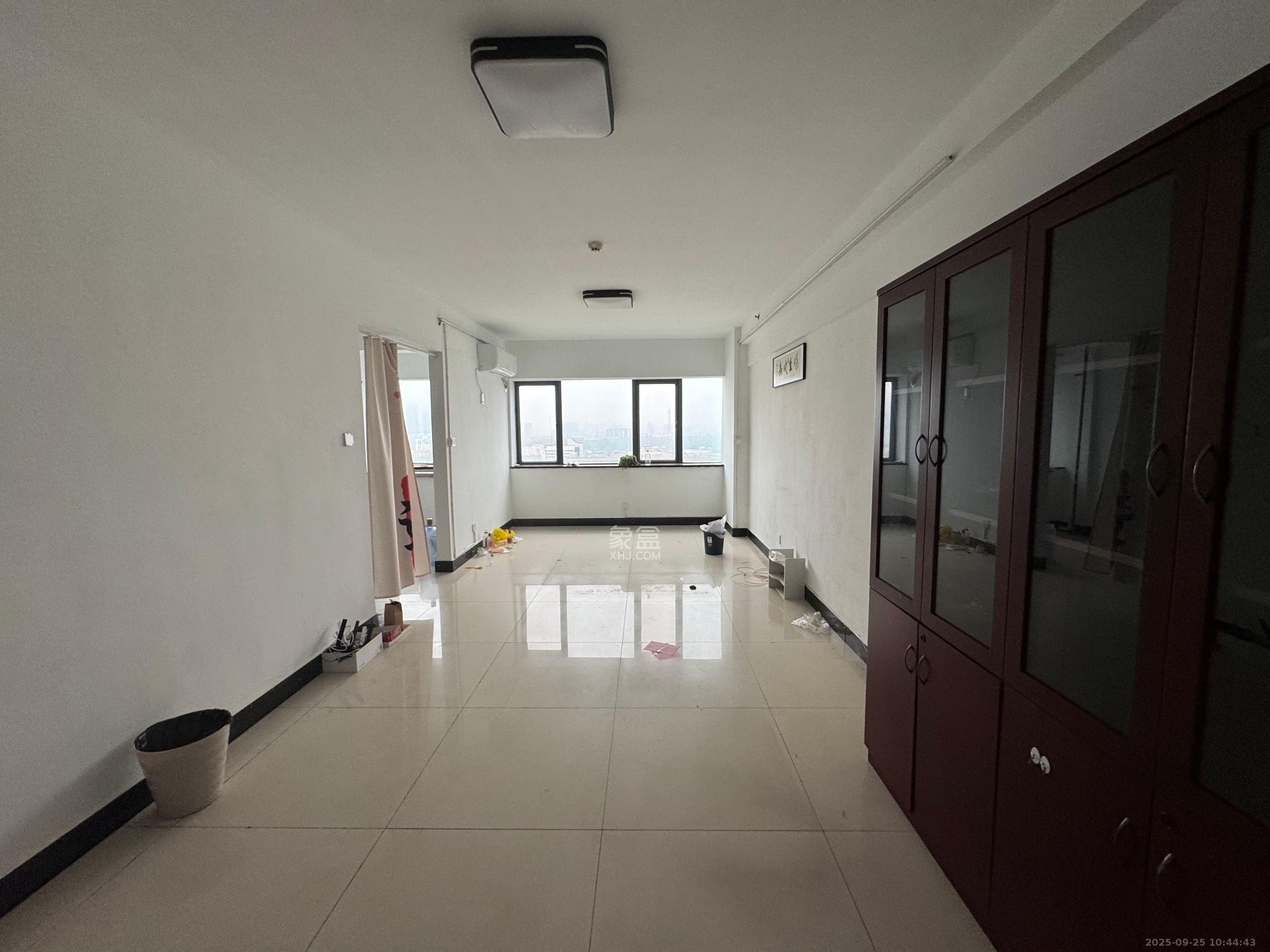 湘域中央 1室1厅1卫 1800.0元/月 湘域中央 1室1厅1卫 1800.0元/月室内图