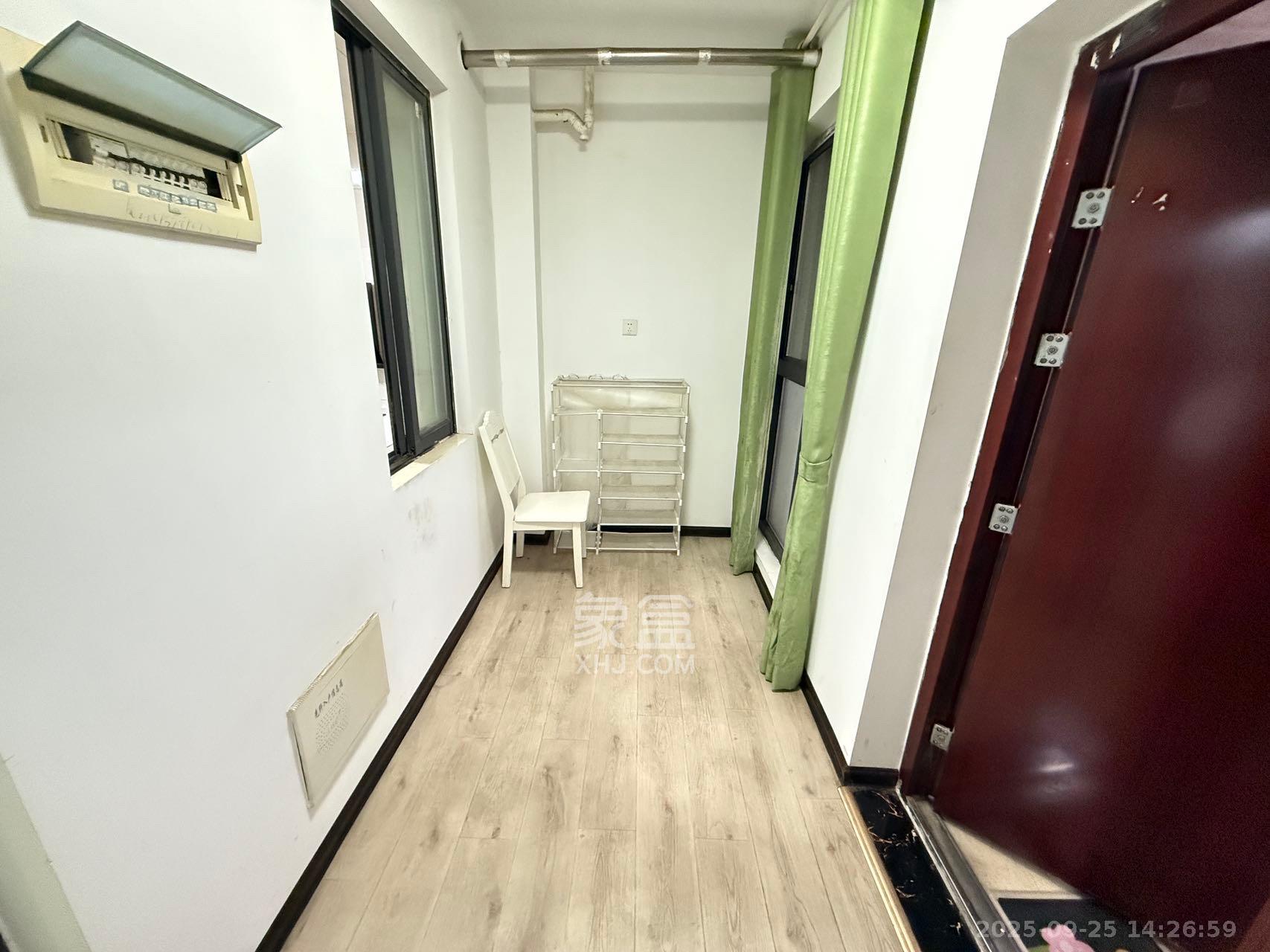 半山壹号 3室2厅2卫 2500.0元/月 半山壹号 3室2厅2卫 2500.0元/月室内图