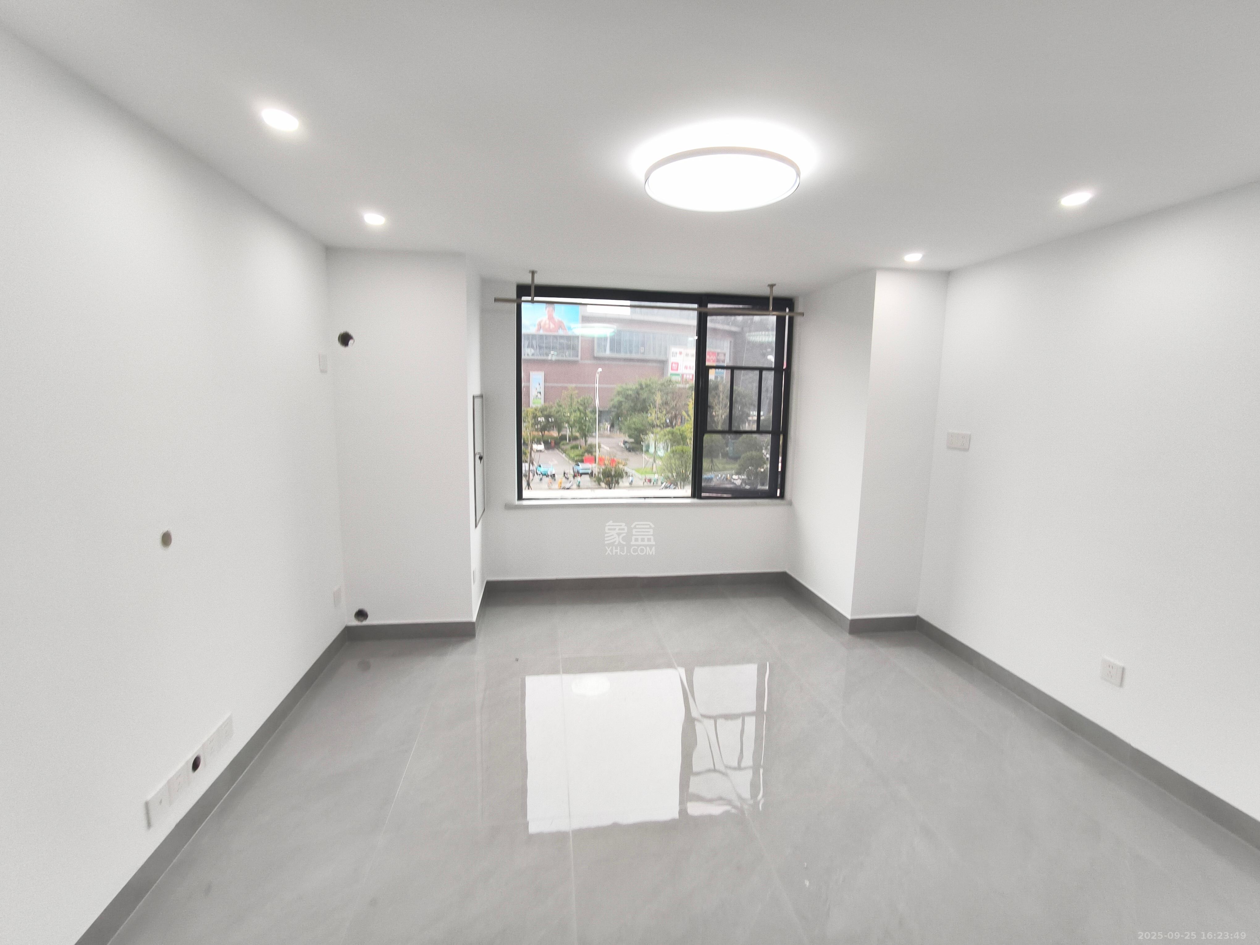 梅溪悦章 2室1厅1卫 2600.0元/月 梅溪悦章 2室1厅1卫 2600.0元/月室内图