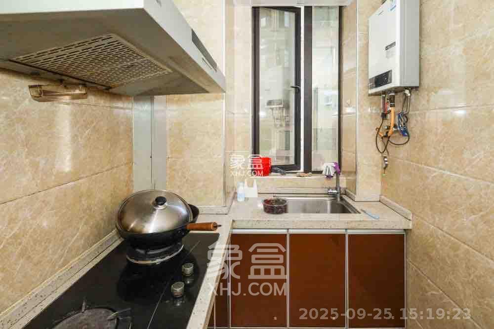 麓谷星辰  2室2厅1卫   2500.00元/月室内图