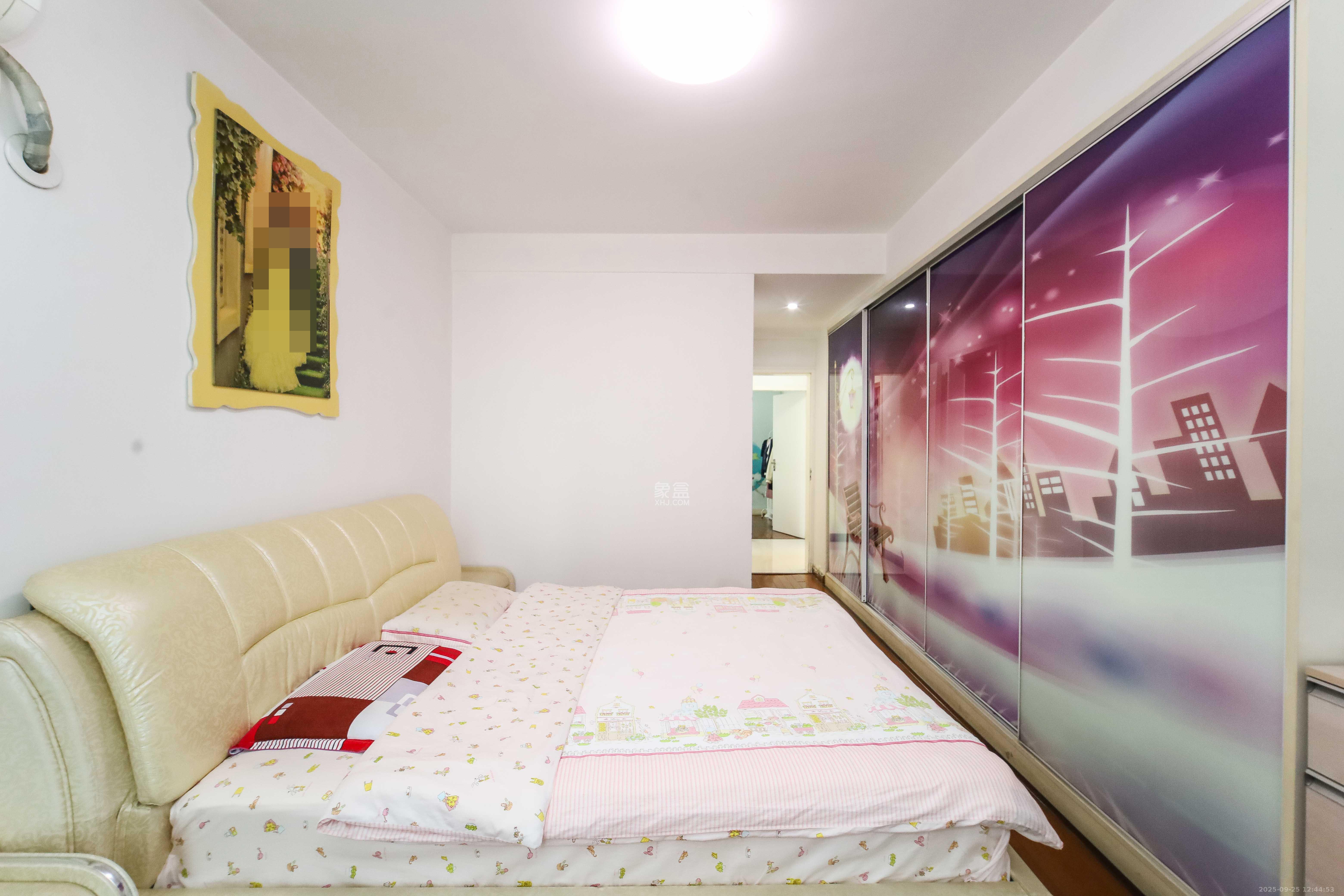 浏阳河畔家园 2室2厅2卫 75.0万 浏阳河畔家园 2室2厅2卫 75.0万卧室