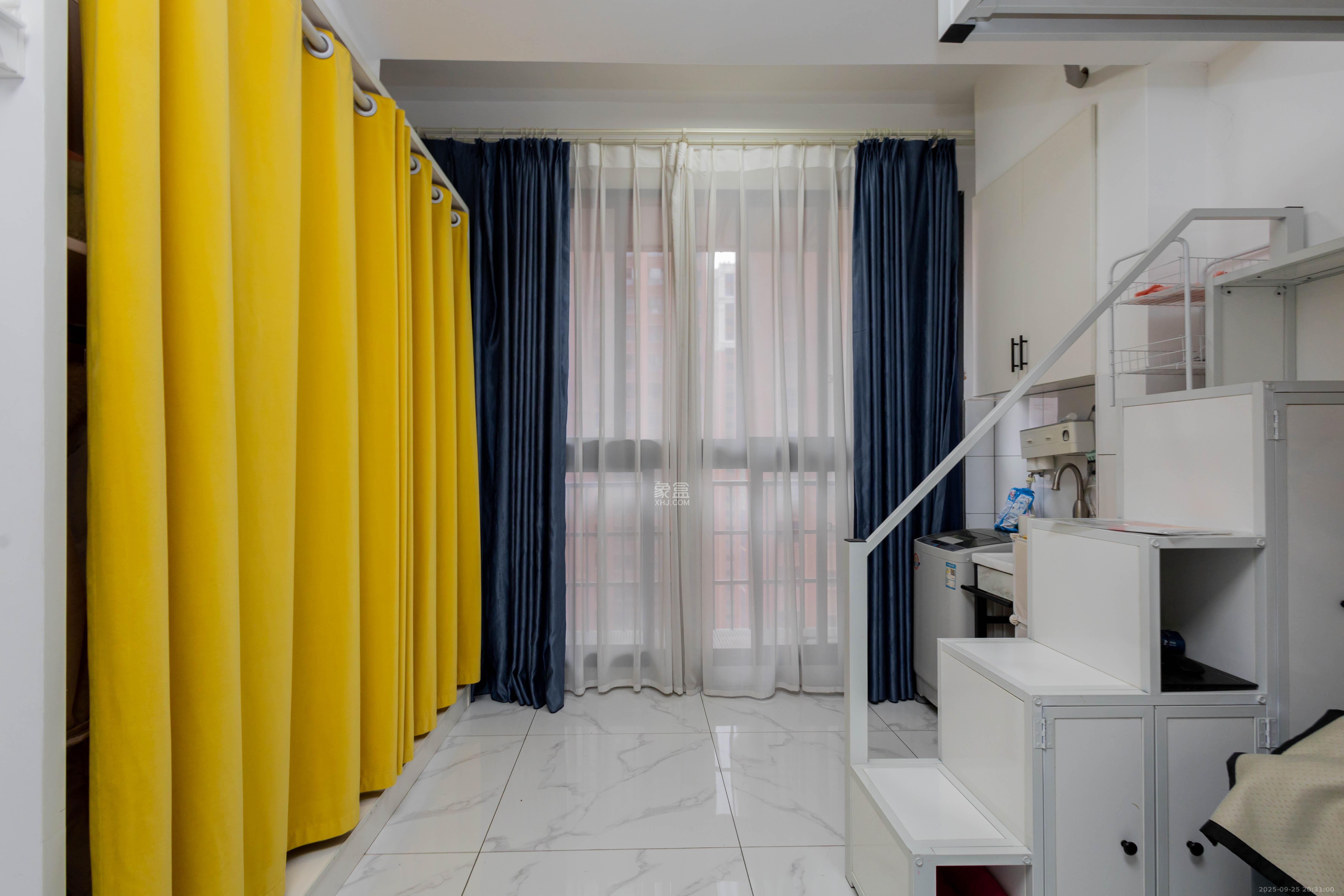 辉宏橄榄城 1室1厅1卫 26.8万 辉宏橄榄城 1室1厅1卫 26.8万客厅