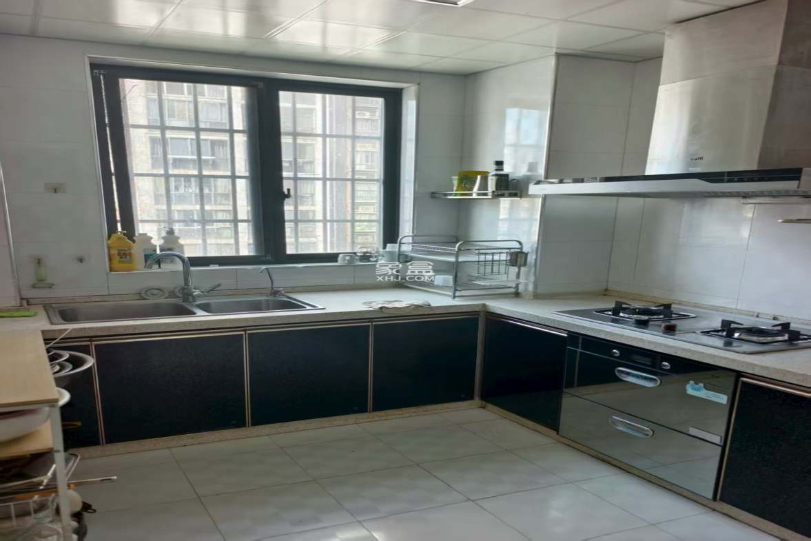 旺佳华府 3室2厅2卫 1900.0元/月 旺佳华府 3室2厅2卫 1900.0元/月室内图