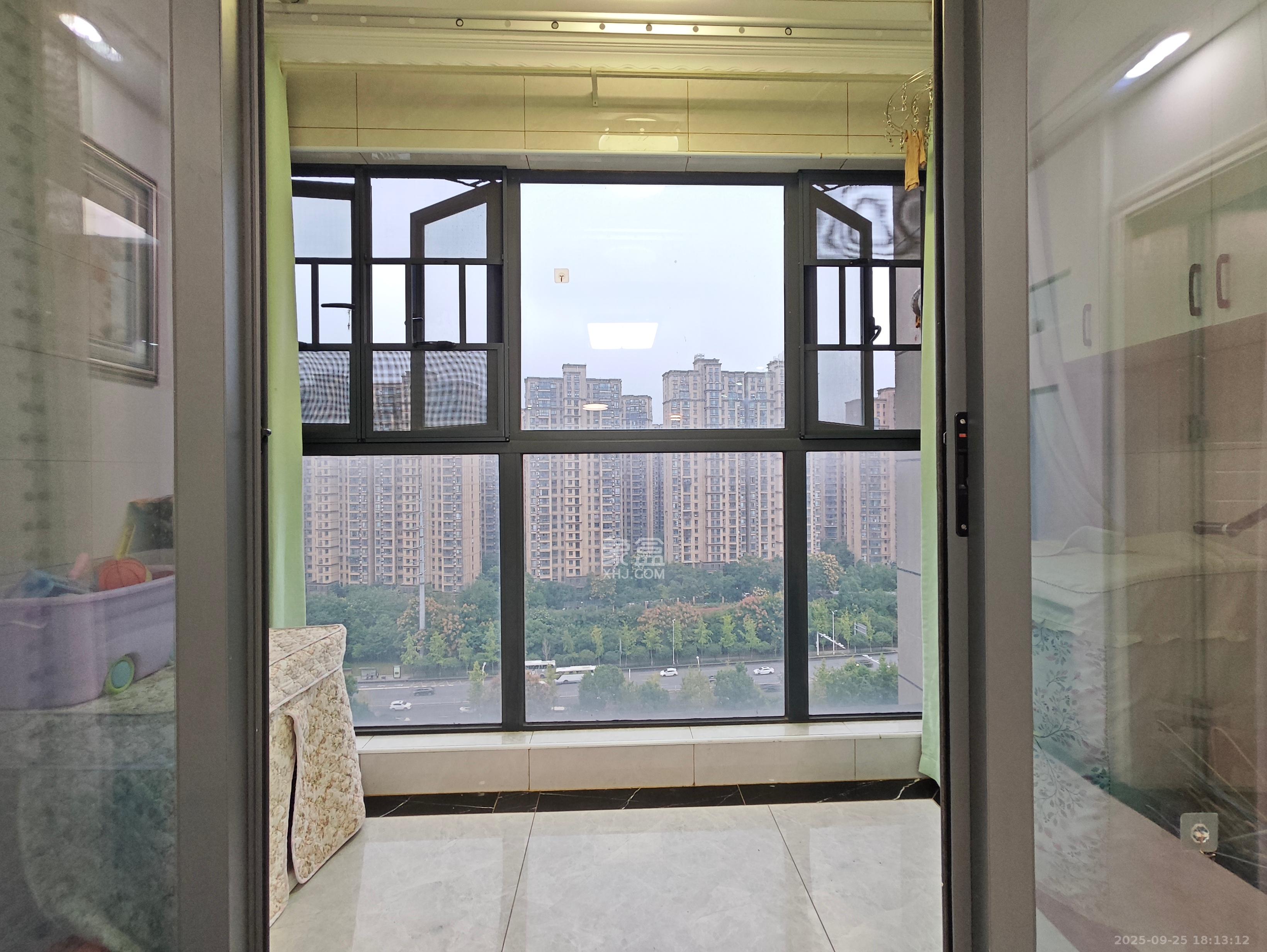 南山十里天池  3室2厅1卫    2100.0元/月室内图