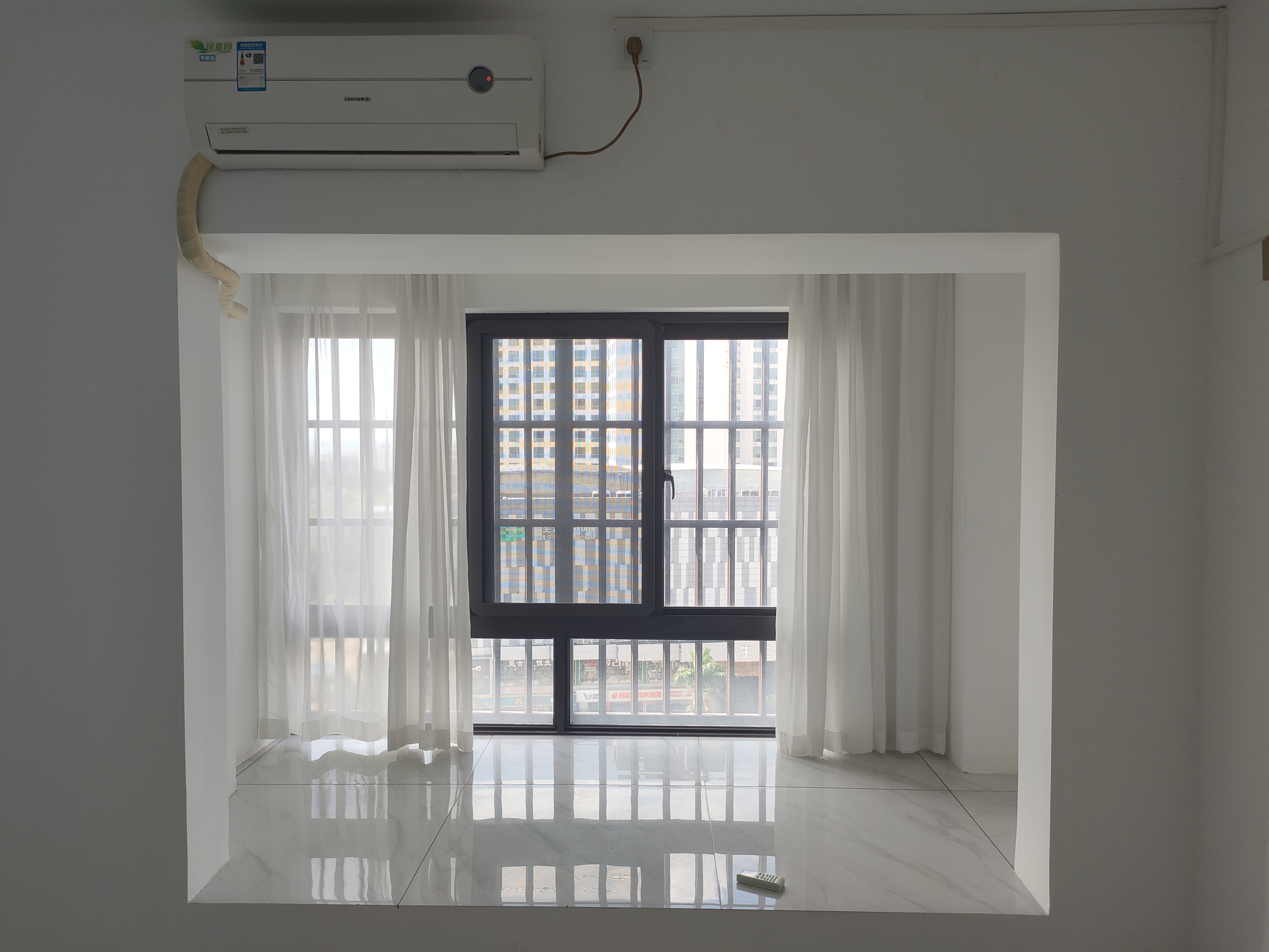 绿地海德公馆 2室2厅2卫 2500.0元/月 绿地海德公馆 2室2厅2卫 2500.0元/月室内图