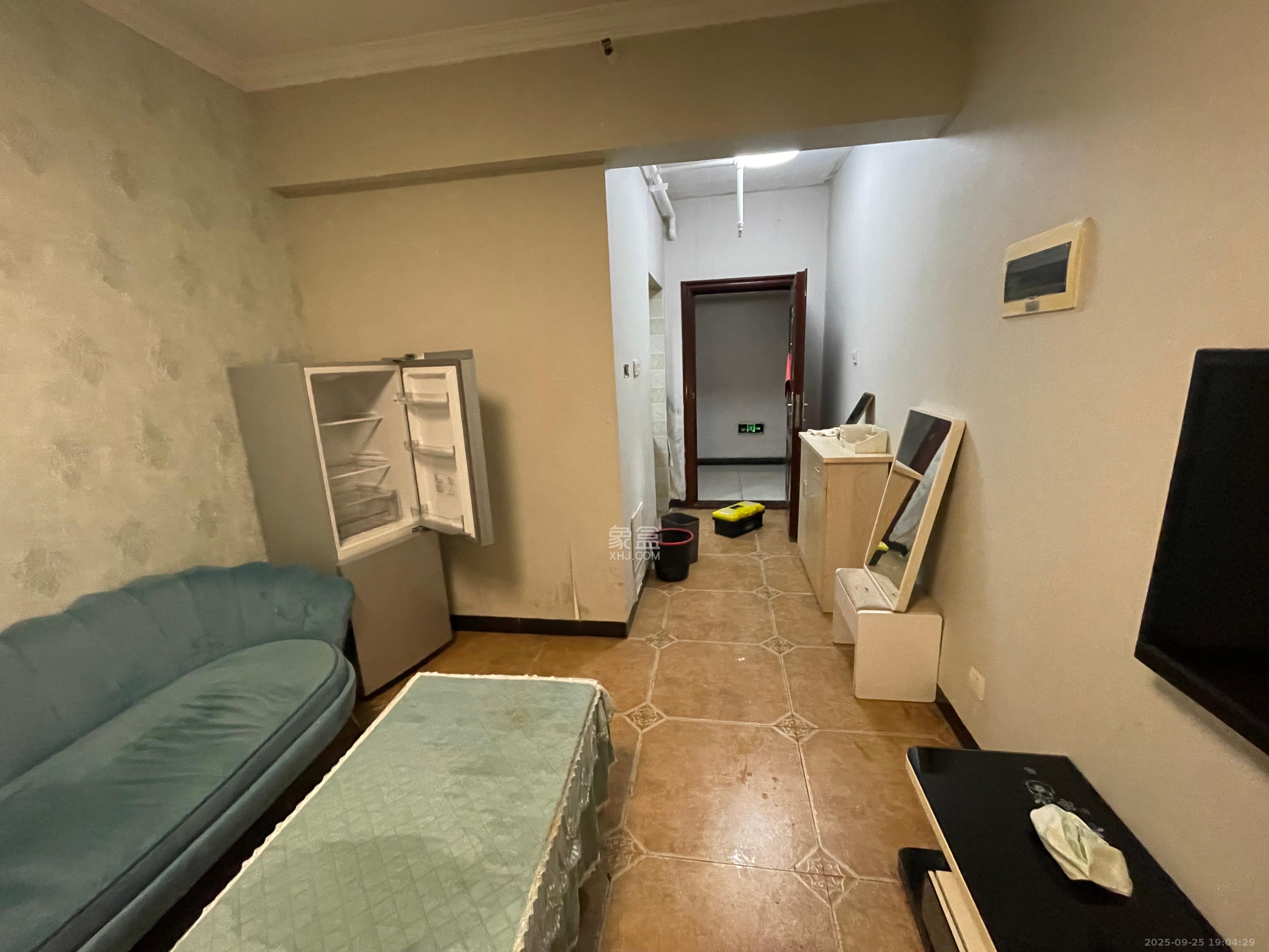 芒果天地(芒果雅苑)  1室1厅1卫    1400.0元/月 芒果天地(芒果雅苑)  1室1厅1卫    1400.0元/月