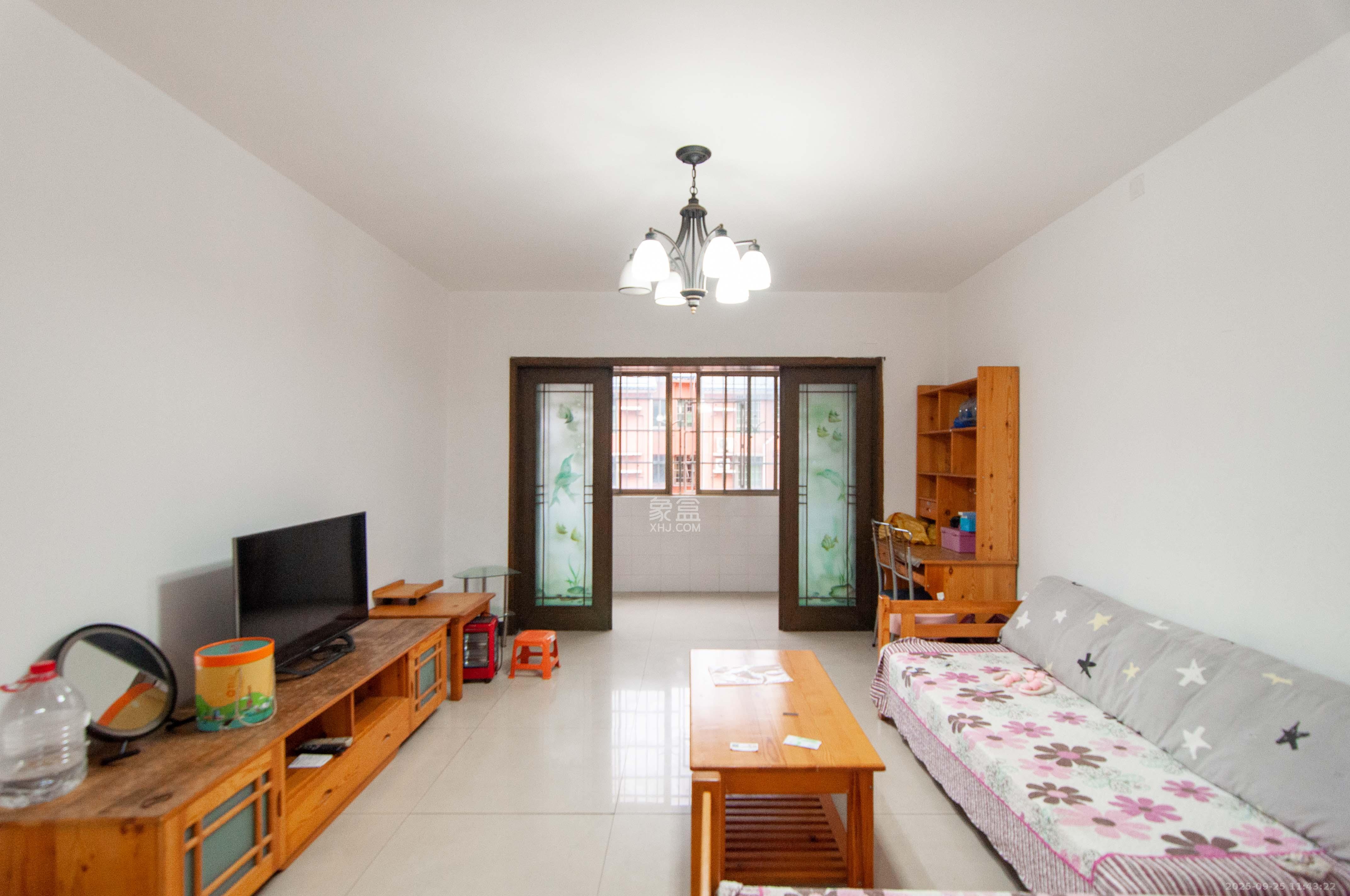 阳明山庄 2室0厅0卫 45.8万 阳明山庄 2室0厅0卫 45.8万客厅