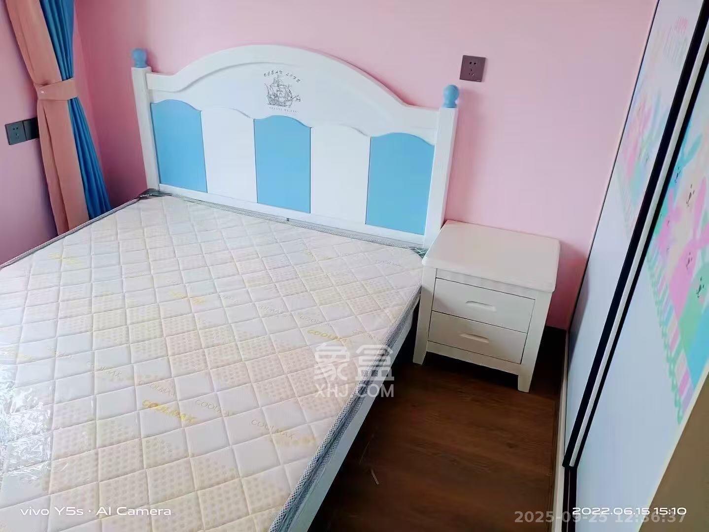 和润园三期 3室2厅1卫 2500.0元/月 和润园三期 3室2厅1卫 2500.0元/月室内图