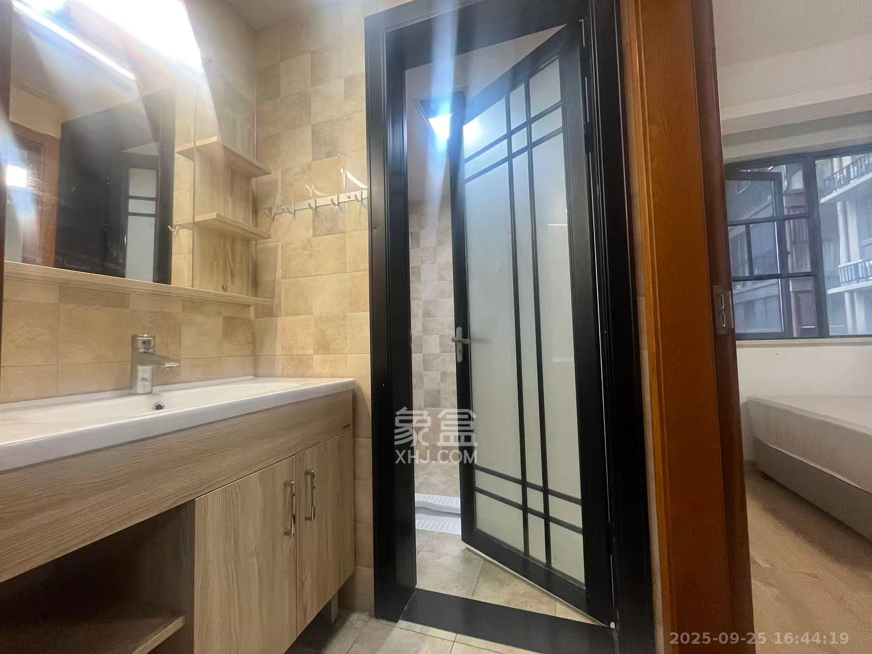 梅溪湖合能璞丽 3室2厅2卫 2600.0元/月 梅溪湖合能璞丽 3室2厅2卫 2600.0元/月室内图