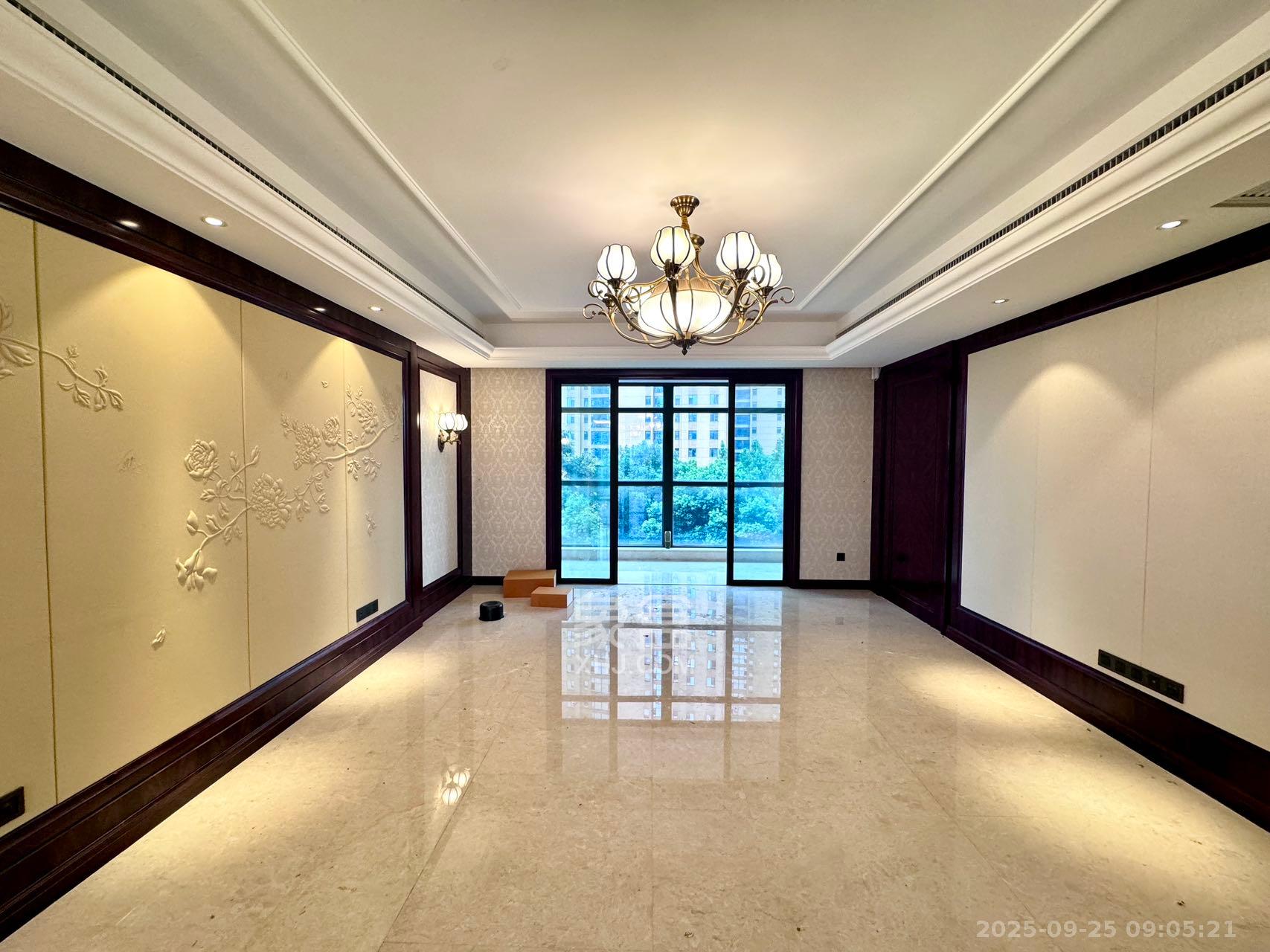 运达中央广场一、二期 3室2厅2卫 7000.0元/月 运达中央广场一、二期 3室2厅2卫 7000.0元/月室内图