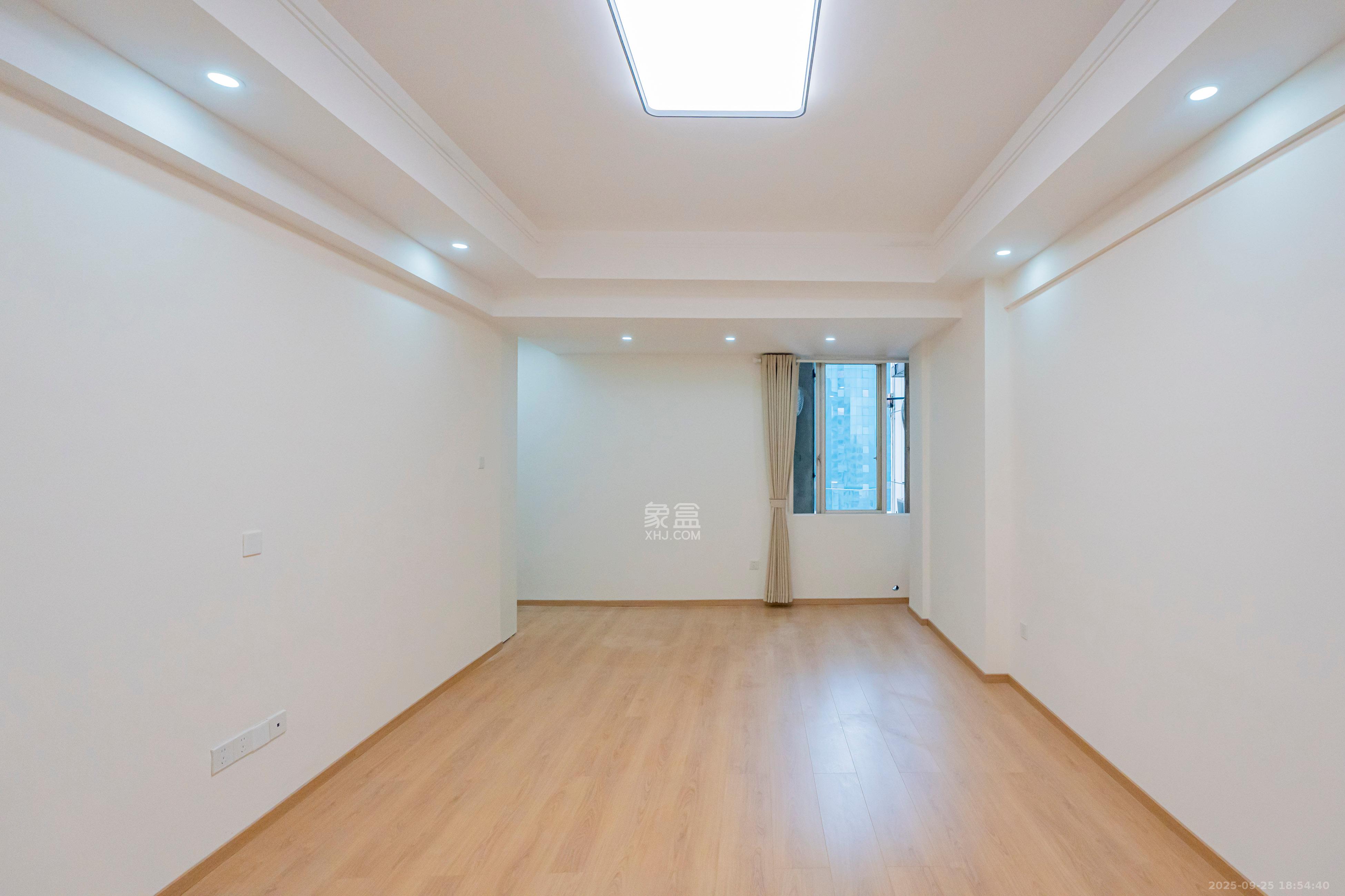 建鸿达现代城 2室2厅1卫 80.0万 建鸿达现代城 2室2厅1卫 80.0万卧室