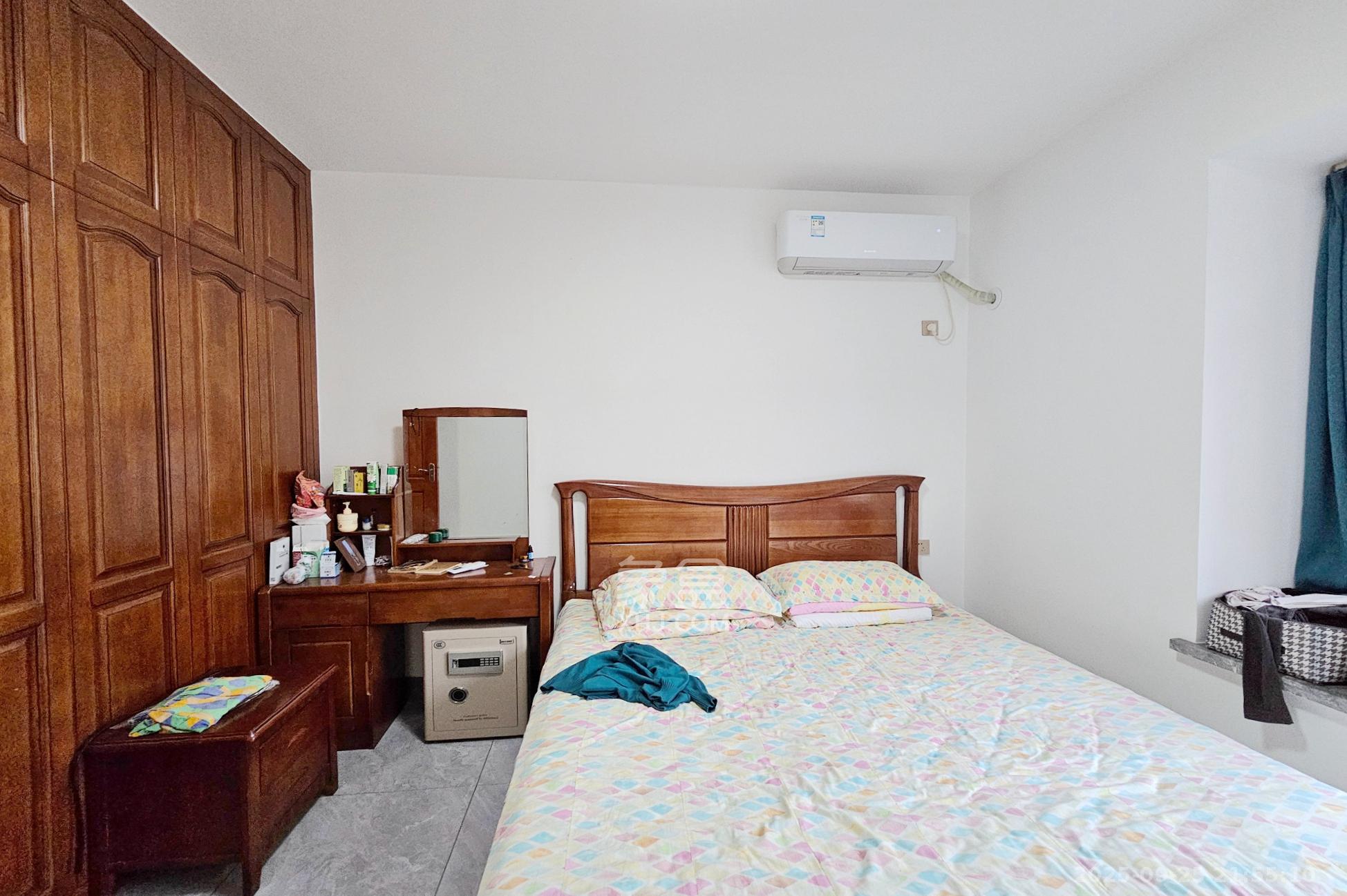 长房东旭国际 4室2厅2卫 192.0万 长房东旭国际 4室2厅2卫 192.0万卧室