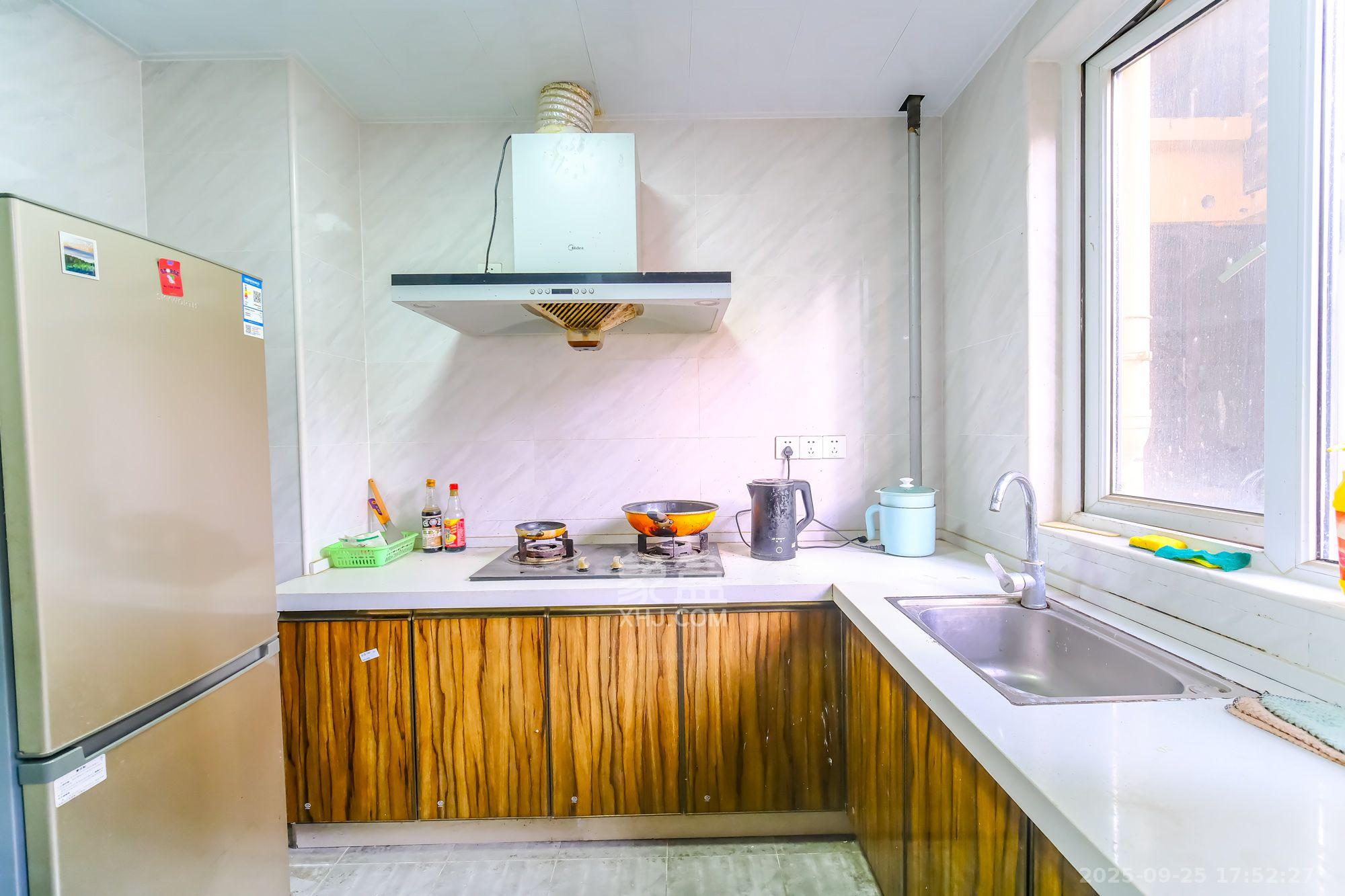 保利香槟国际 4室2厅2卫 2200.0元/月 保利香槟国际 4室2厅2卫 2200.0元/月室内图