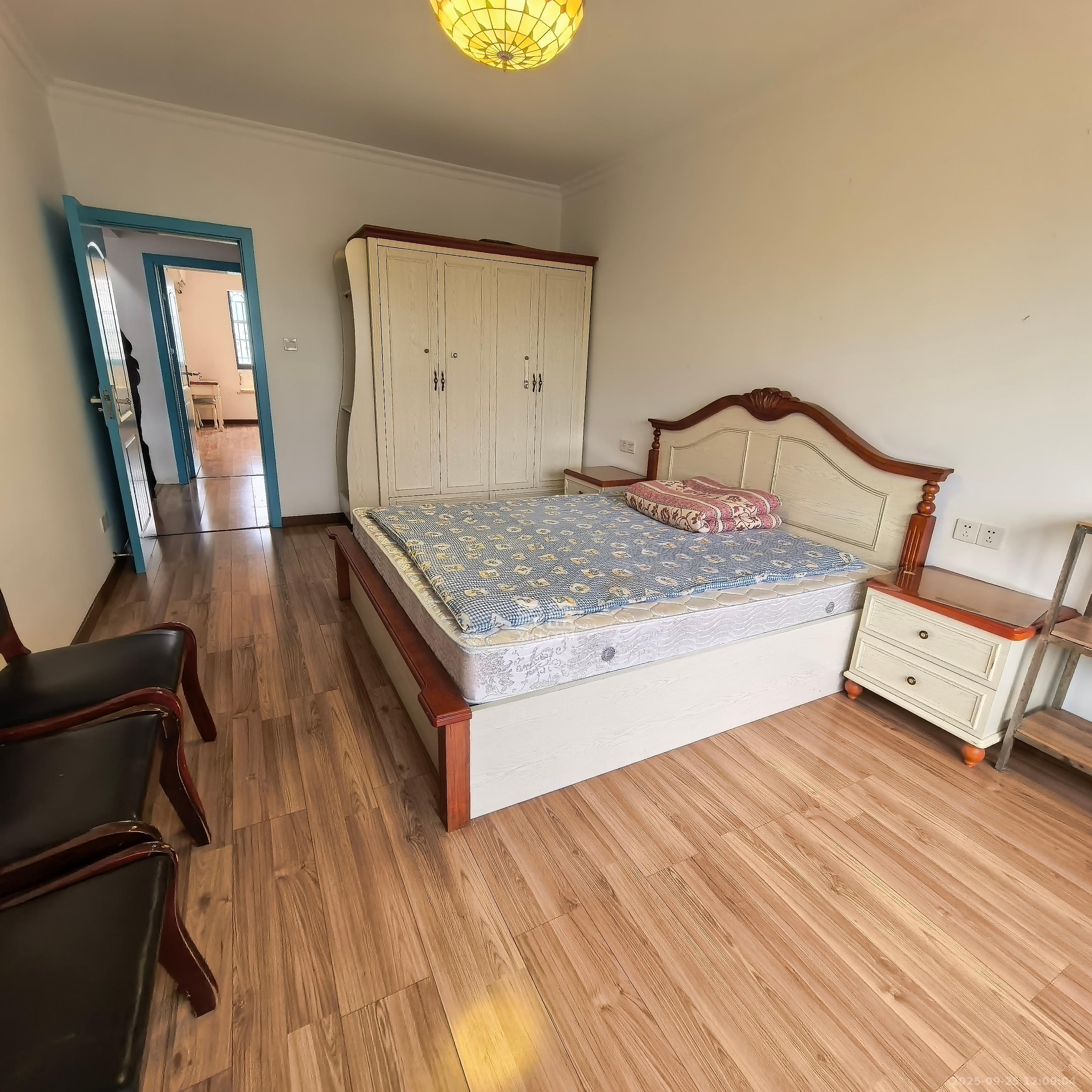 明景公寓 3室2厅1卫 3800.0元/月 明景公寓 3室2厅1卫 3800.0元/月室内图