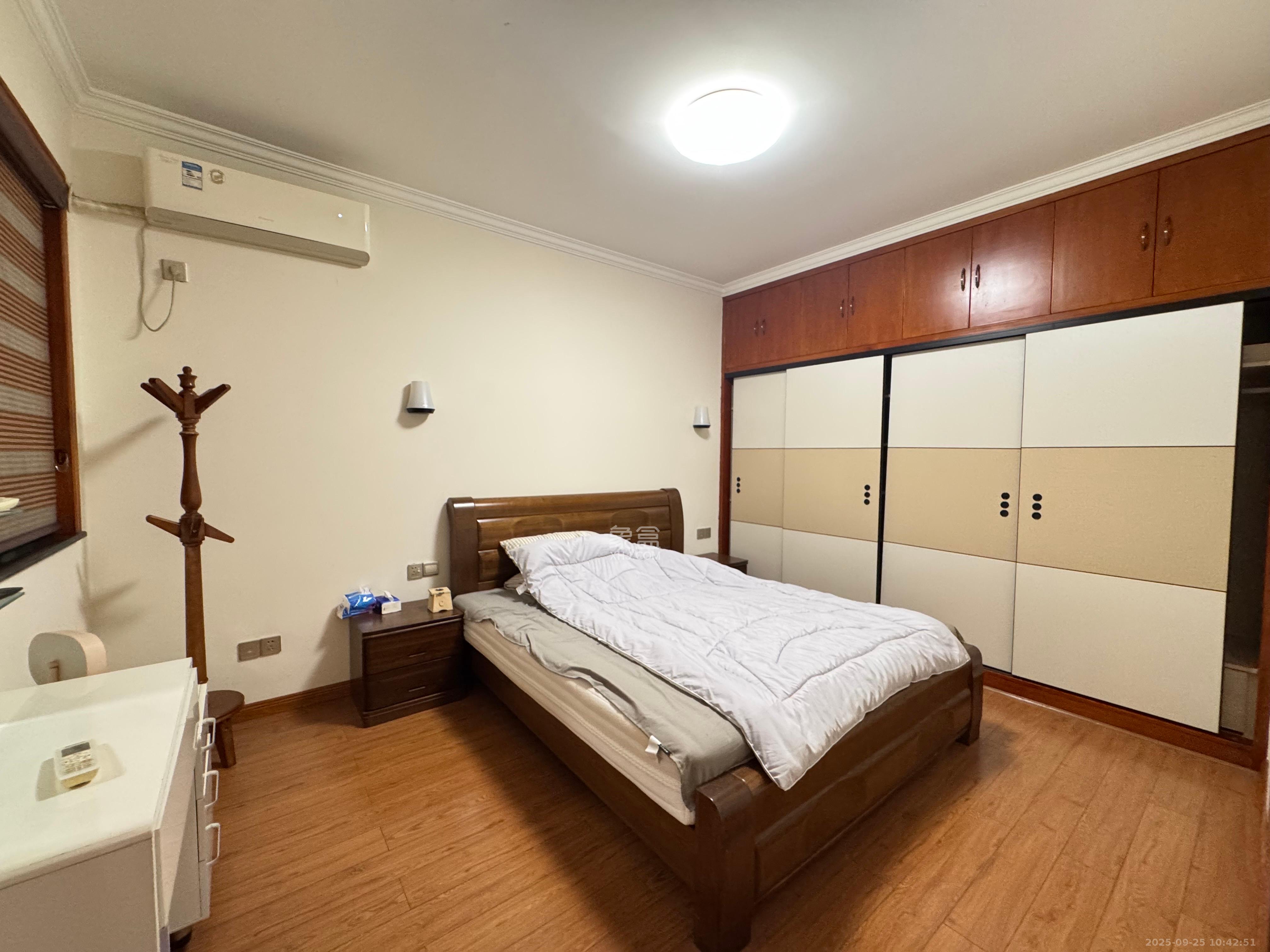 万博汇 2室2厅1卫 3000.0元/月 万博汇 2室2厅1卫 3000.0元/月室内图