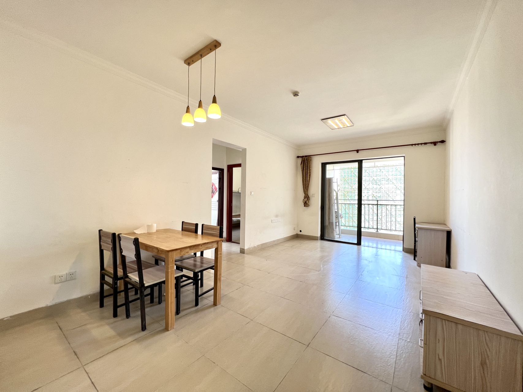 阳光三号苑 2室2厅1卫 109.0万 阳光三号苑 2室2厅1卫 109.0万客厅