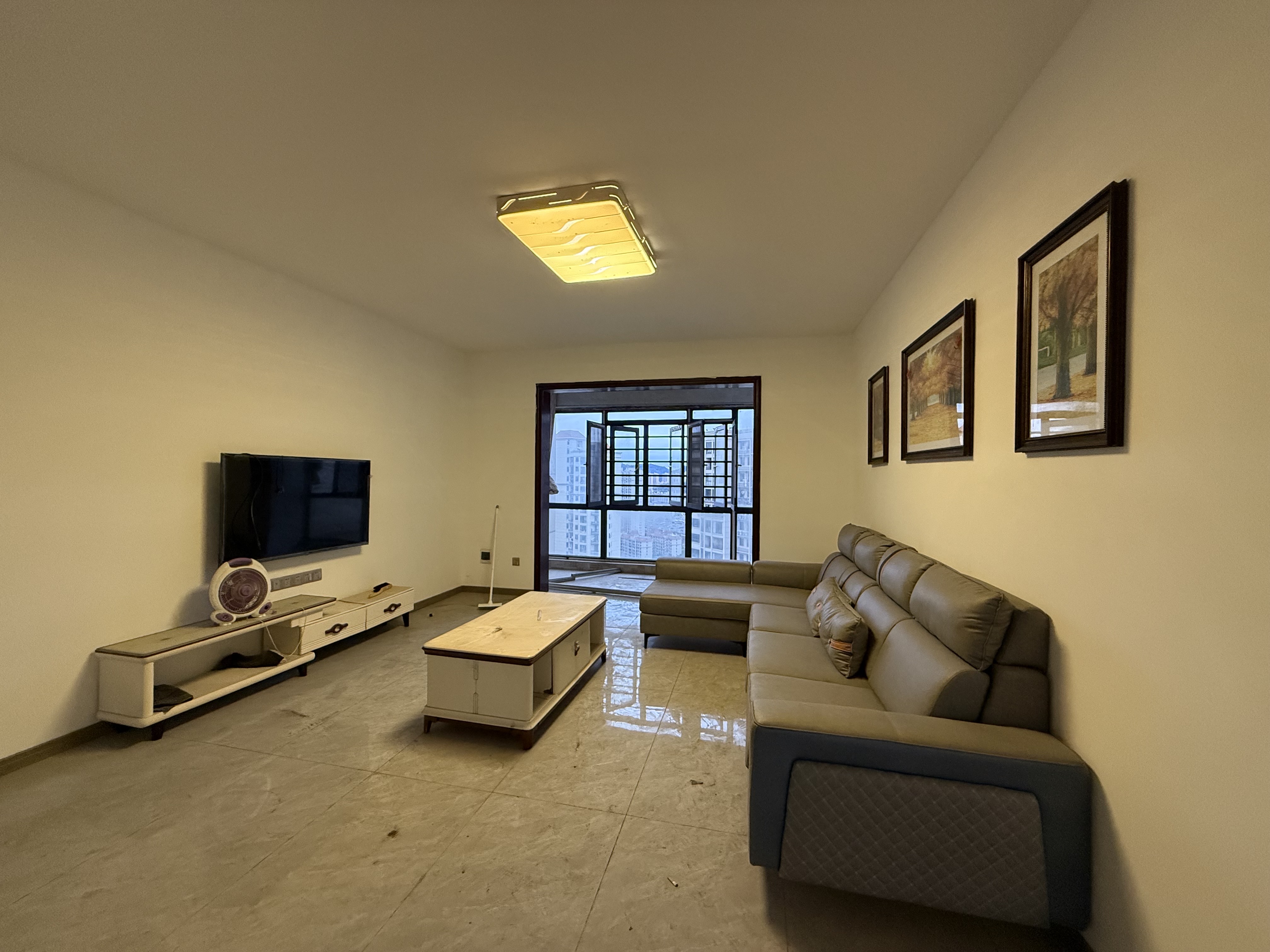 五江碧桂园城市广场 4室2厅2卫 2200.0元/月 五江碧桂园城市广场 4室2厅2卫 2200.0元/月室内图