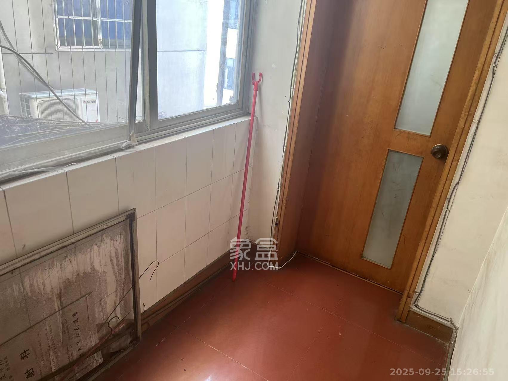 芙蓉区工商局宿舍(五里牌社区物业服务中心) 2室1厅1卫 1000.0元/月 芙蓉区工商局宿舍(五里牌社区物业服务中心) 2室1厅1卫 1000.0元/月室内图