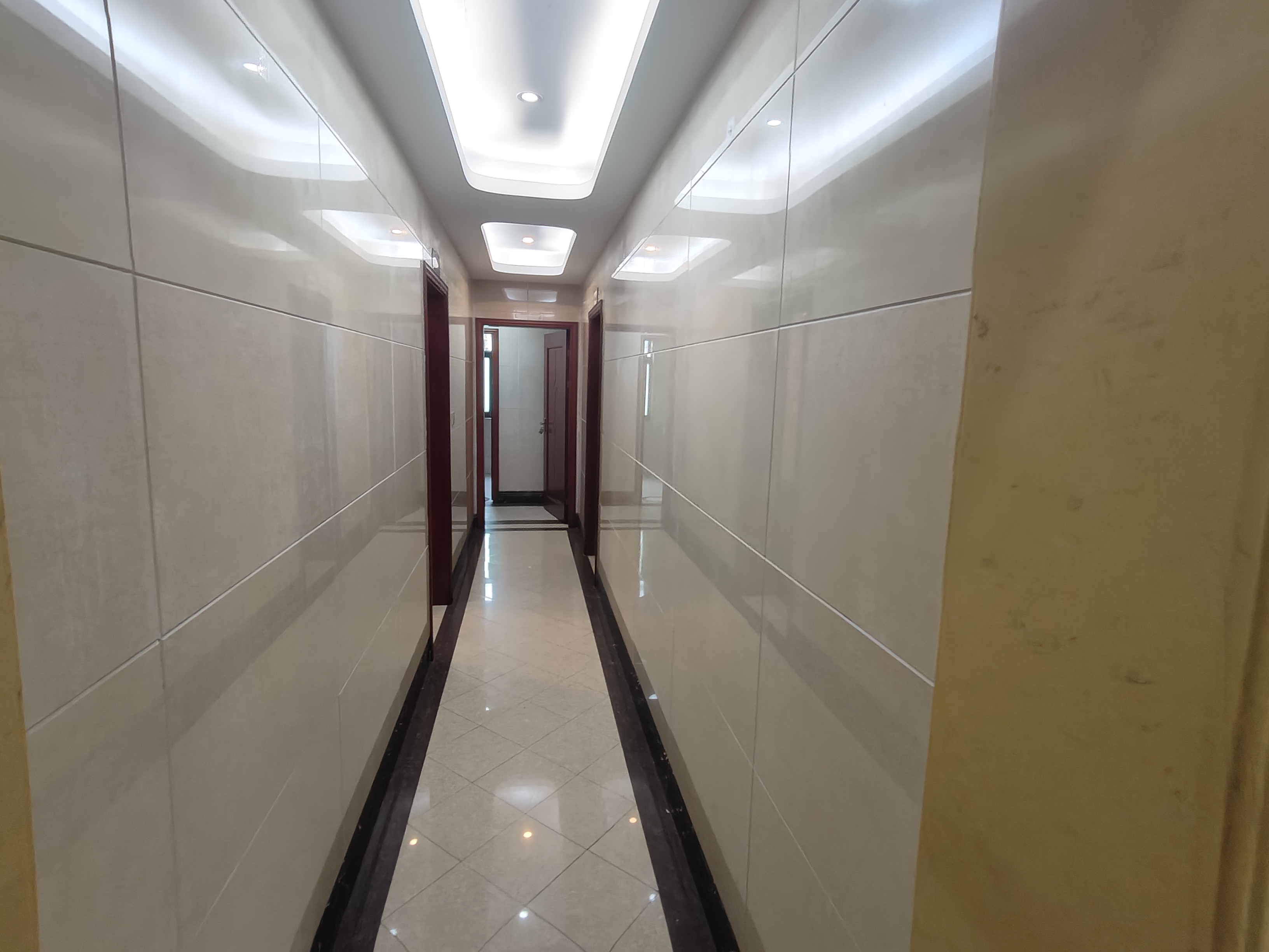 俊景花园  4室2厅2卫    85.0万客厅