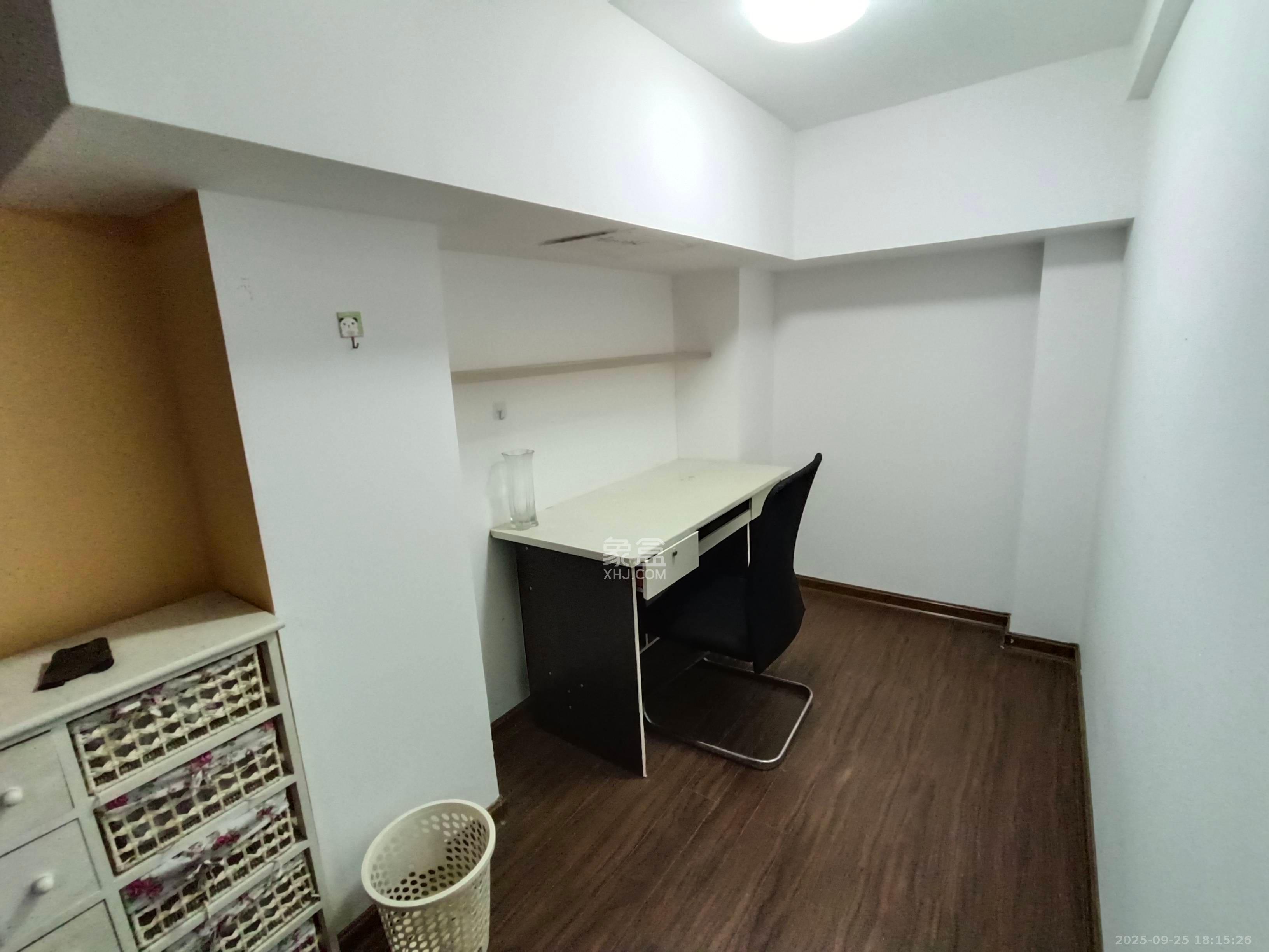 融圣国际 1室1厅1卫 1800.0元/月 融圣国际 1室1厅1卫 1800.0元/月室内图