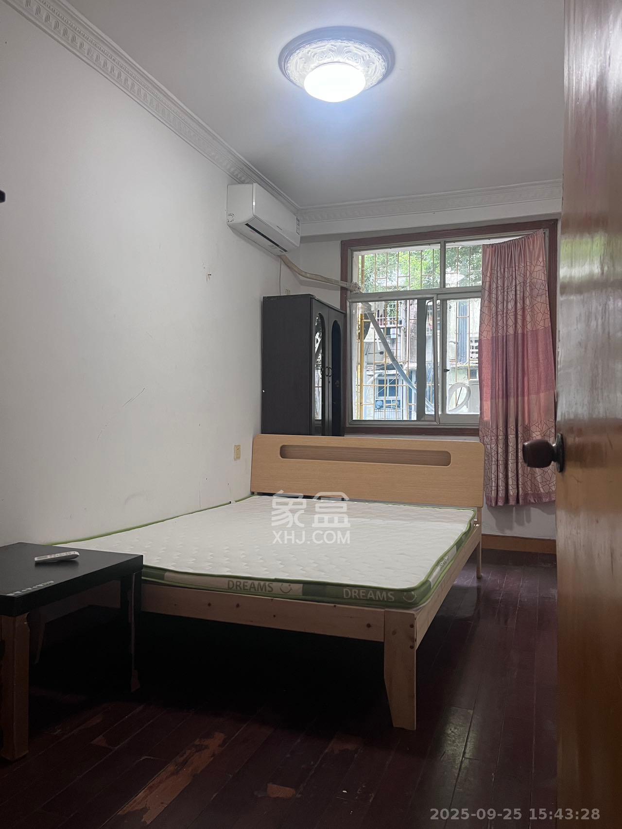 红旗区三片 2室1厅1卫 1400.0元/月 红旗区三片 2室1厅1卫 1400.0元/月室内图