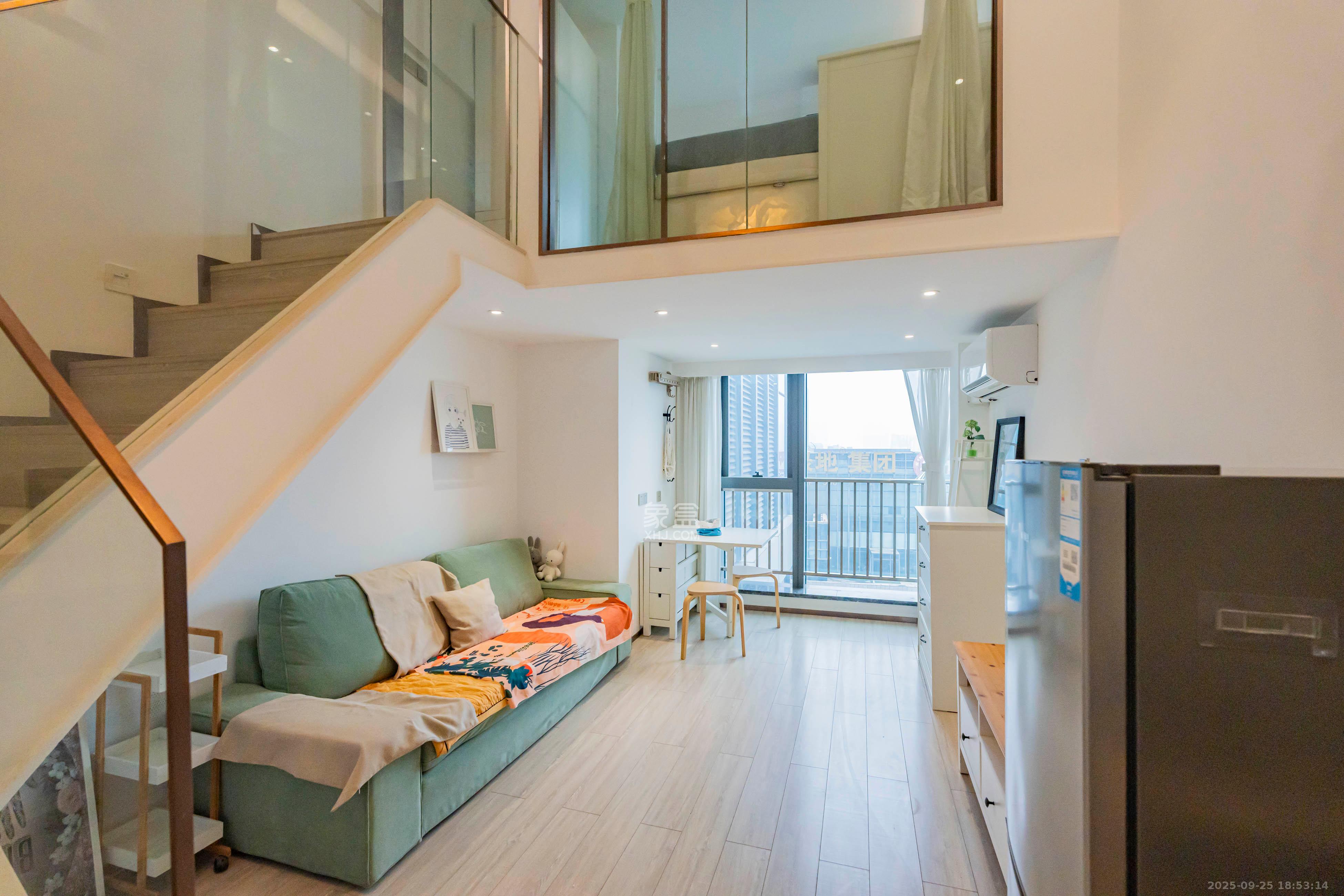 华远华时代 2室1厅1卫 48.0万 华远华时代 2室1厅1卫 48.0万客厅