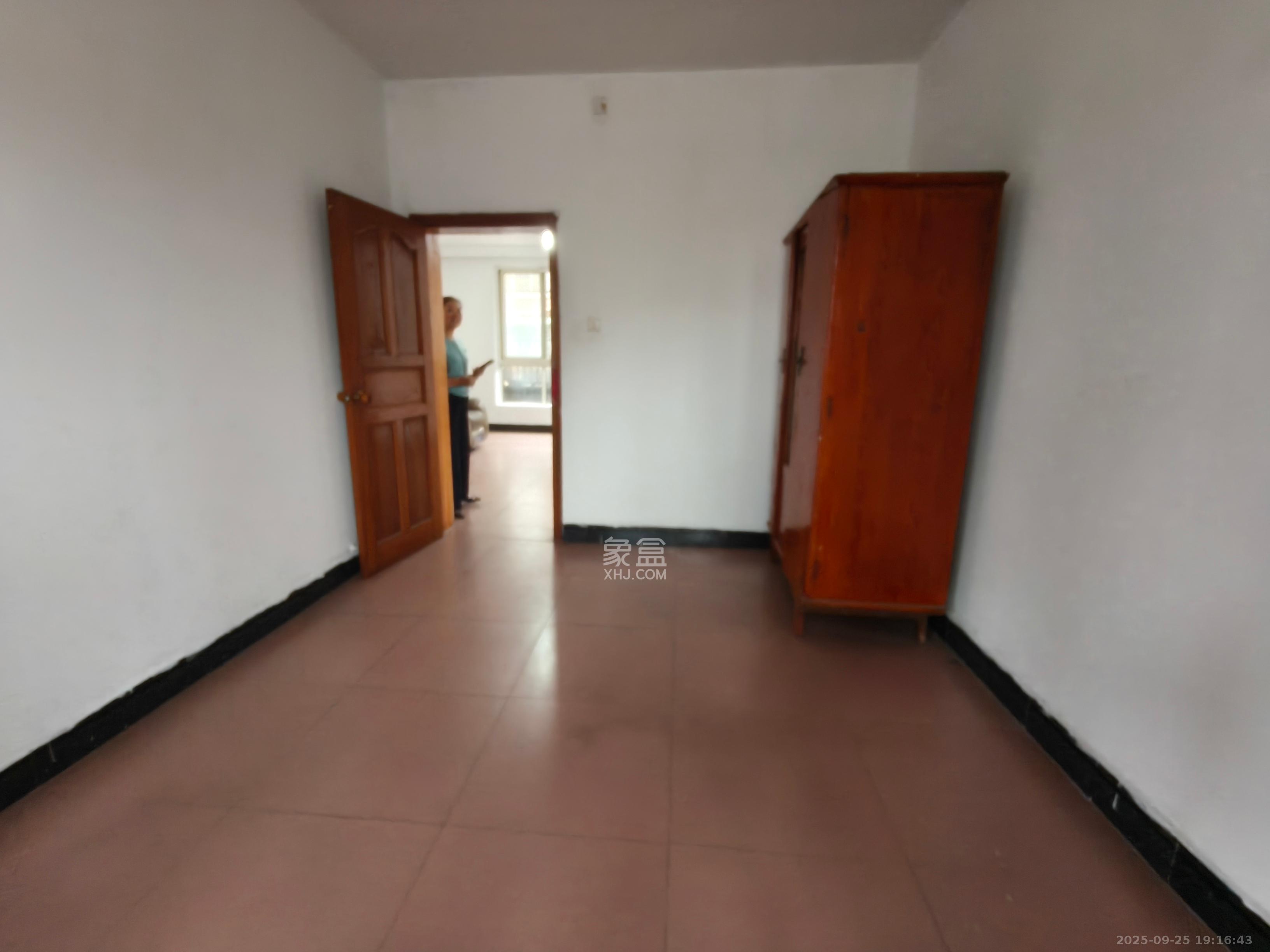 高桥社区高福星小区 3室1厅1卫 1900.0元/月 高桥社区高福星小区 3室1厅1卫 1900.0元/月室内图