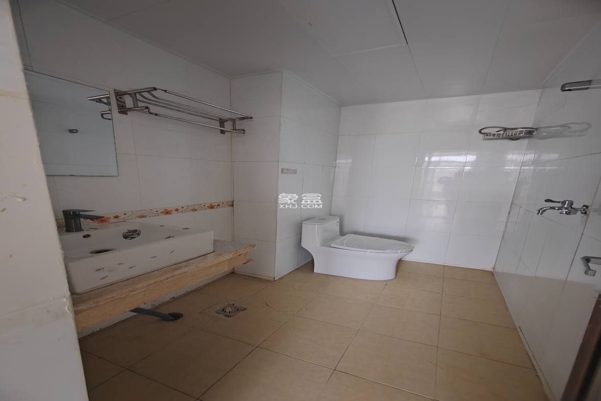 沁雅家园 3室2厅2卫 2700.0元/月 沁雅家园 3室2厅2卫 2700.0元/月室内图