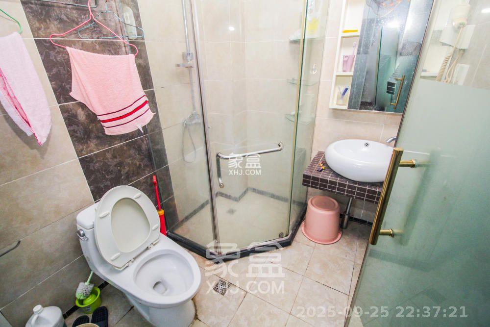 恒盛世家 4室2厅2卫 2300.0元/月 恒盛世家 4室2厅2卫 2300.0元/月室内图