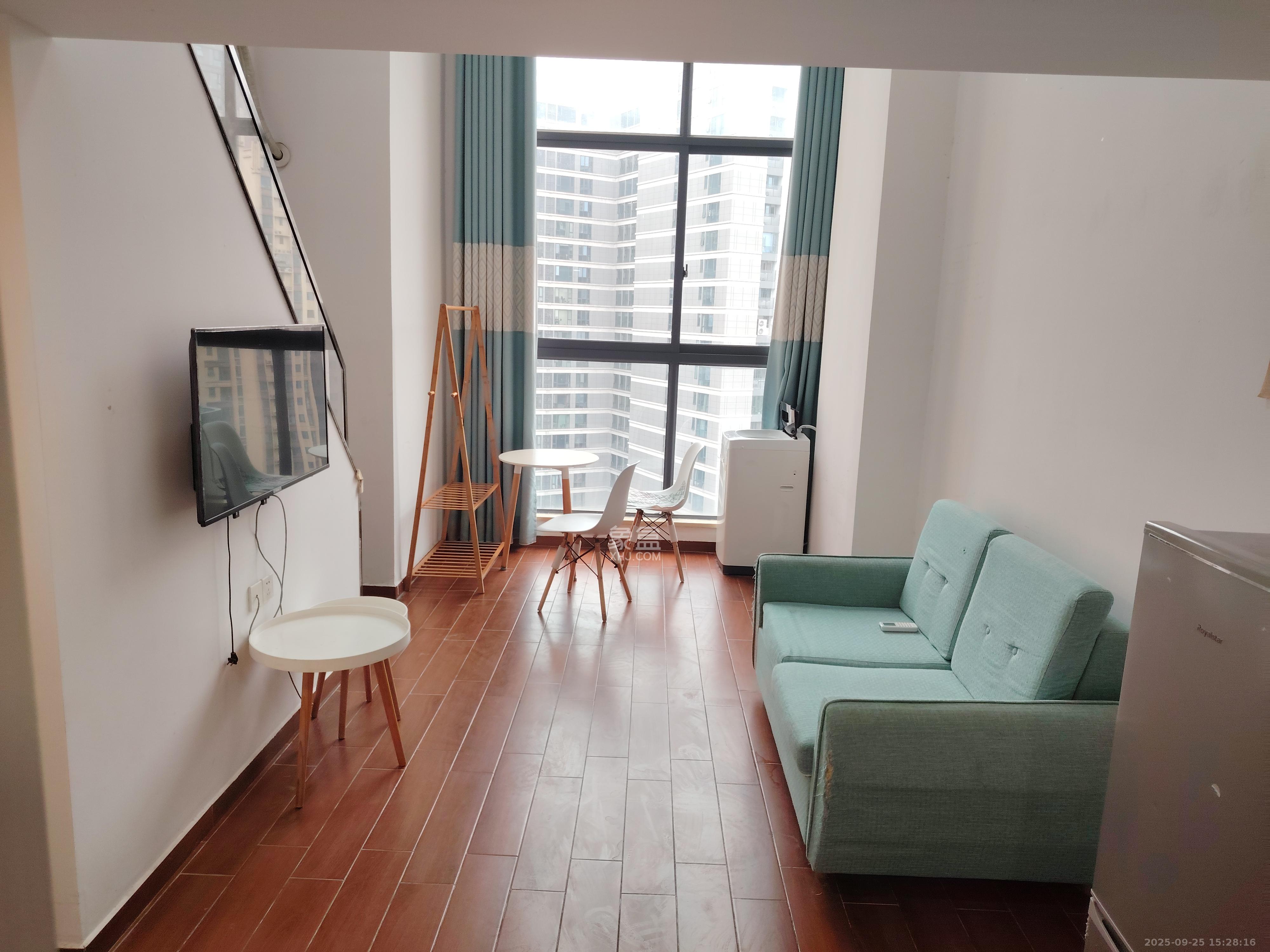 兰亭湾畔 1室1厅1卫 1500.0元/月 兰亭湾畔 1室1厅1卫 1500.0元/月室内图