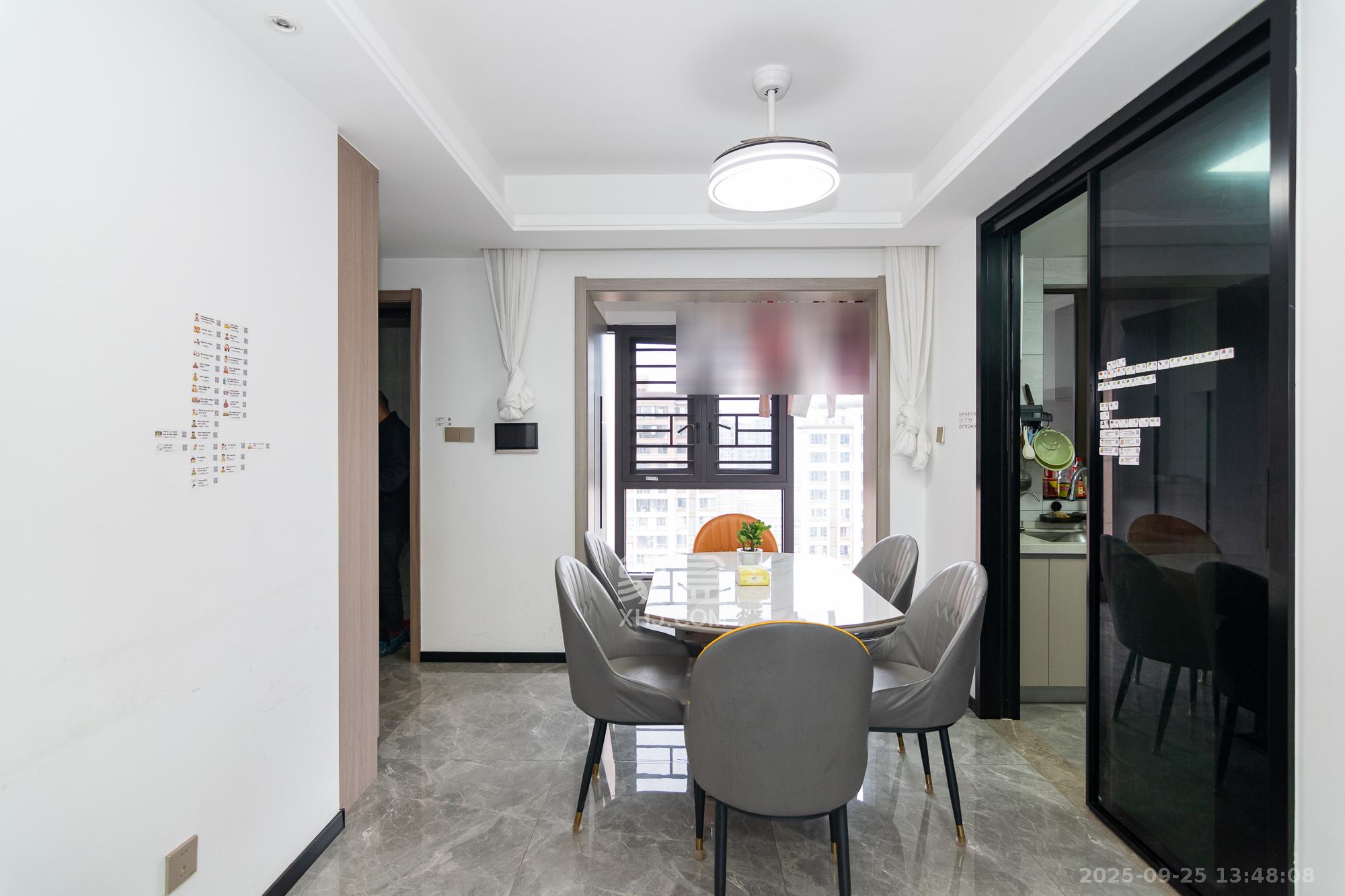 澳海文澜府 3室2厅2卫 89.0万 澳海文澜府 3室2厅2卫 89.0万客厅