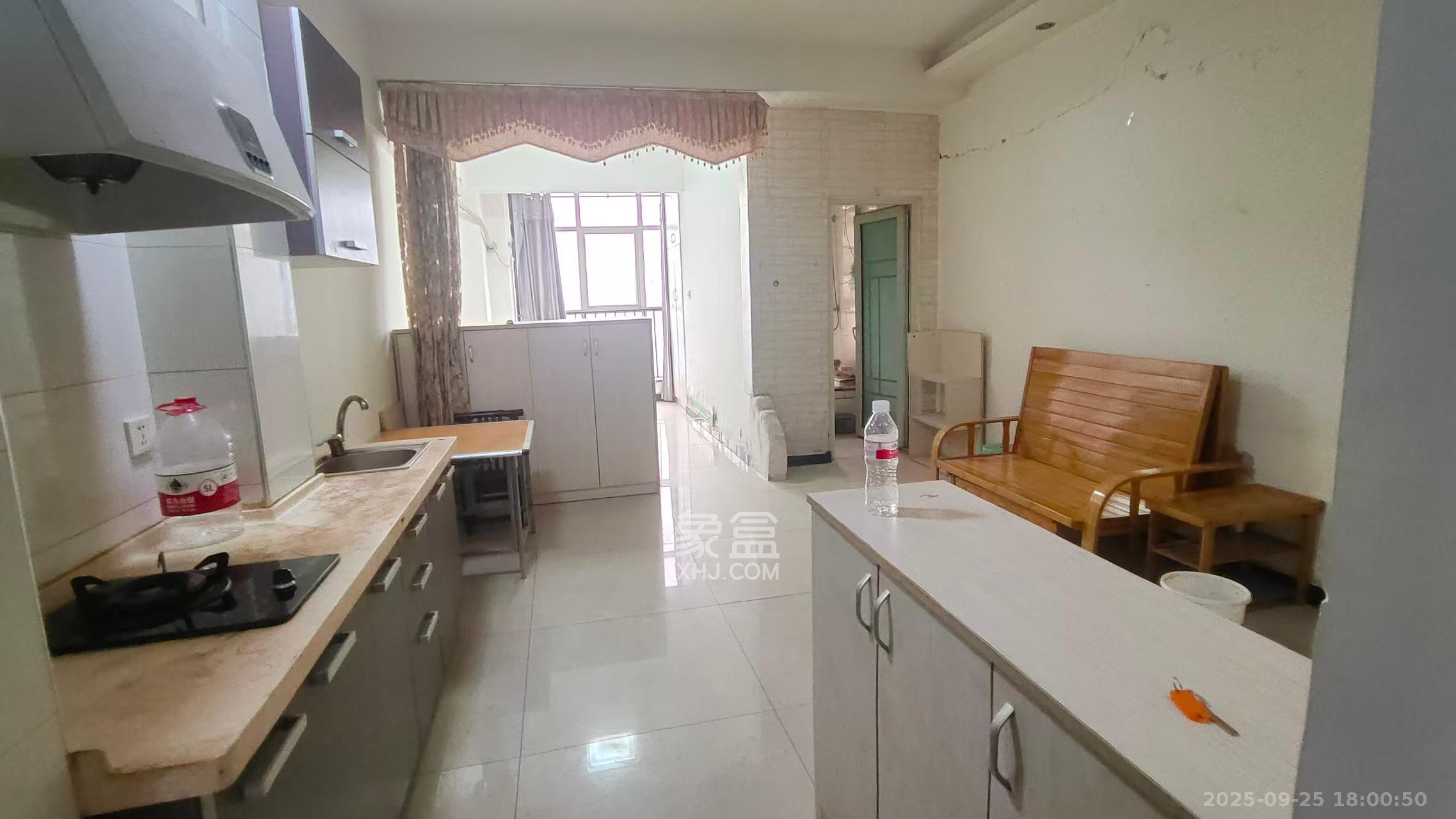 香槟小镇(香槟花苑) 1室0厅0卫 1000.00元/月 香槟小镇(香槟花苑) 1室0厅0卫 1000.00元/月室内图