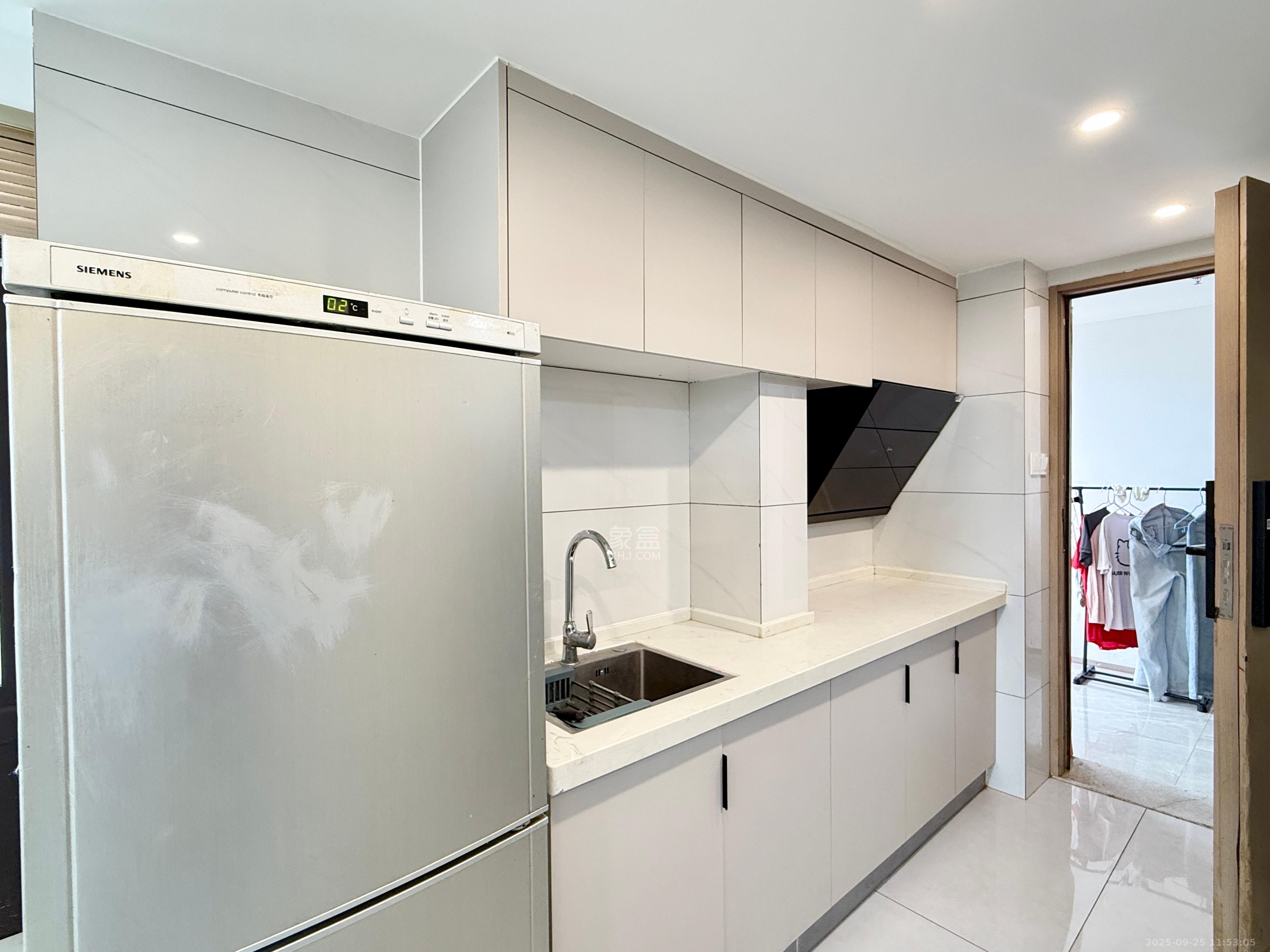 珠江花城好世界  1室1厅1卫    1800.0元/月 珠江花城好世界  1室1厅1卫    1800.0元/月室内图