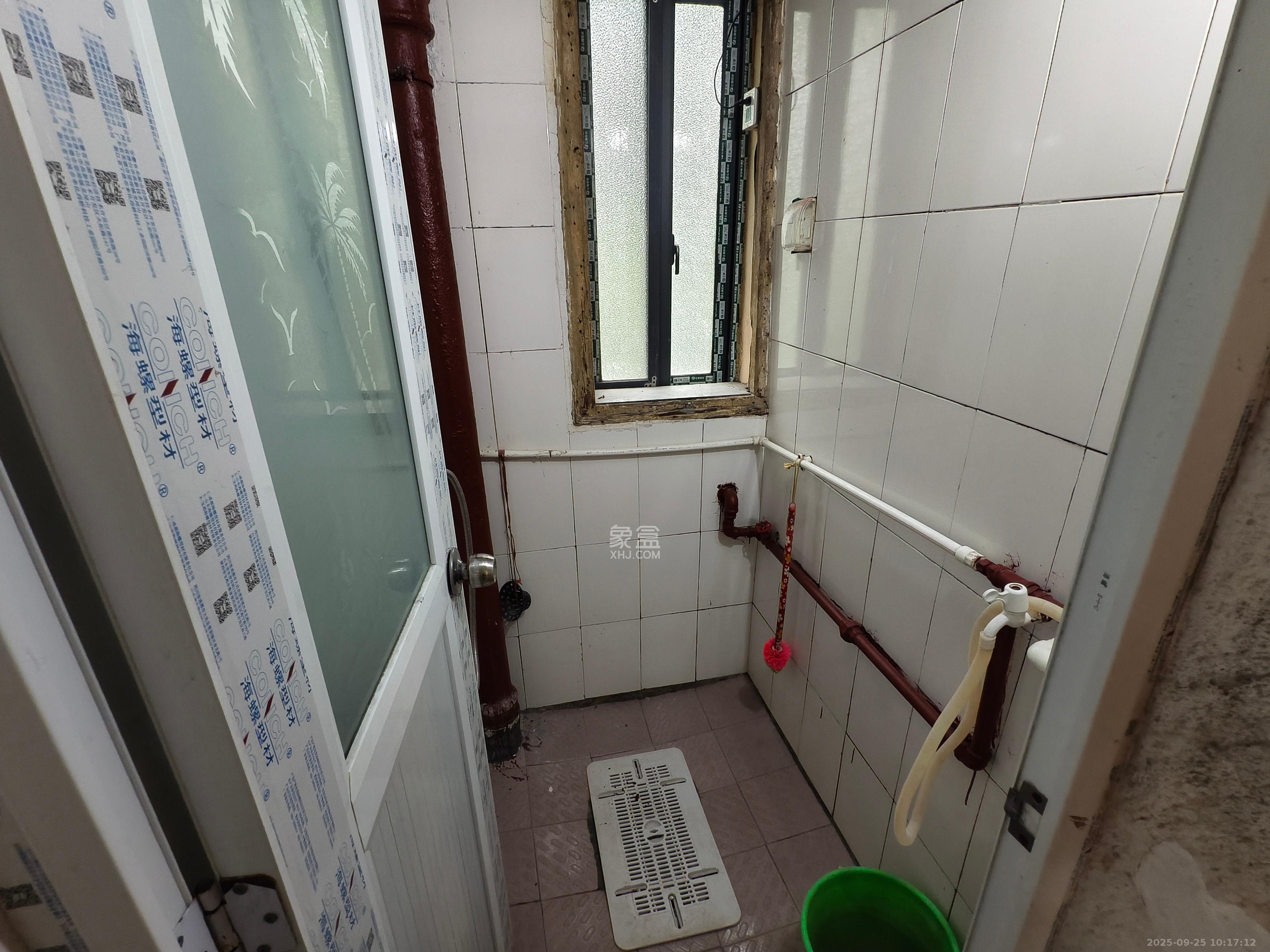 红旗区二片  1室1厅1卫   1000.00元/月室内图