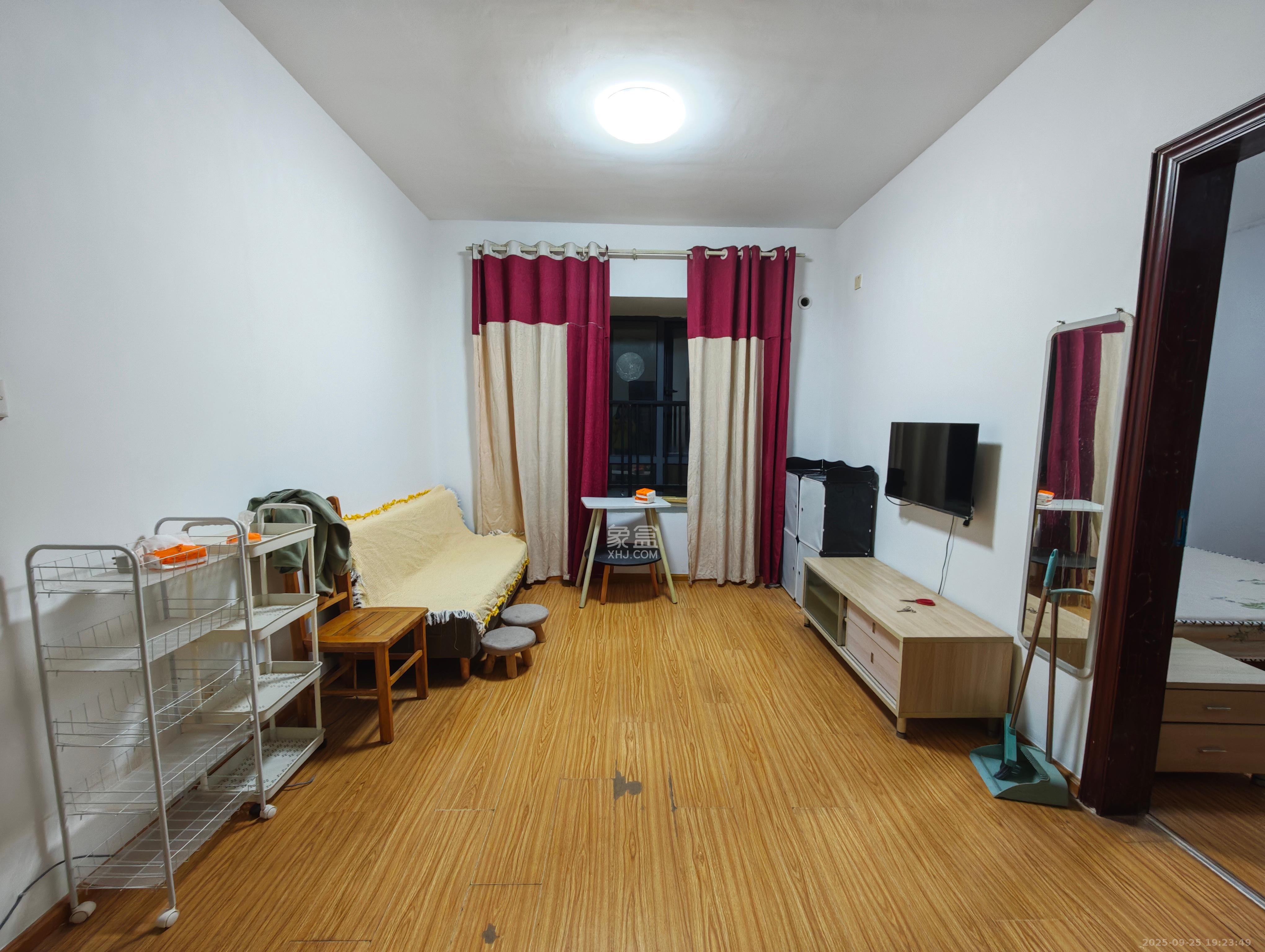 中国铁建国际城一期 1室1厅1卫 1200.0元/月 中国铁建国际城一期 1室1厅1卫 1200.0元/月室内图