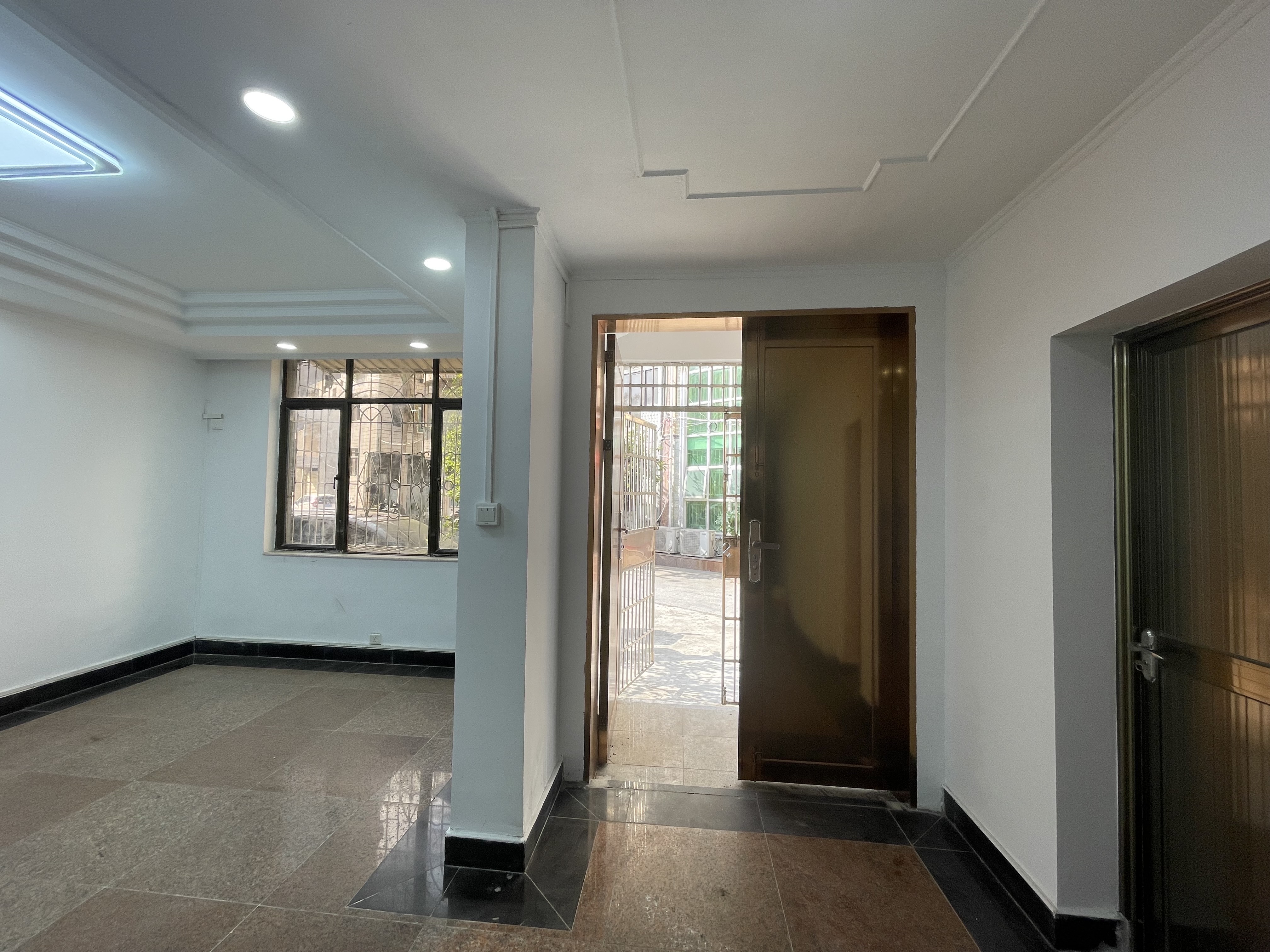 华汇别墅小区 5室2厅3卫 9000.0元/月 华汇别墅小区 5室2厅3卫 9000.0元/月小区图