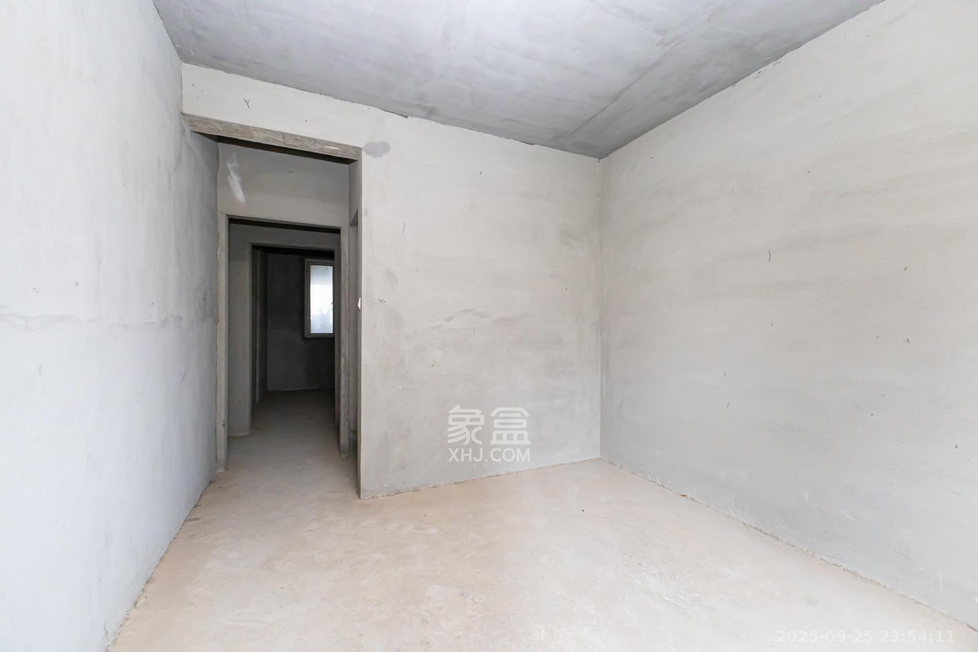 嘉宇银杉(嘉宇西苑) 3室2厅2卫 75.0万 嘉宇银杉(嘉宇西苑) 3室2厅2卫 75.0万卧室