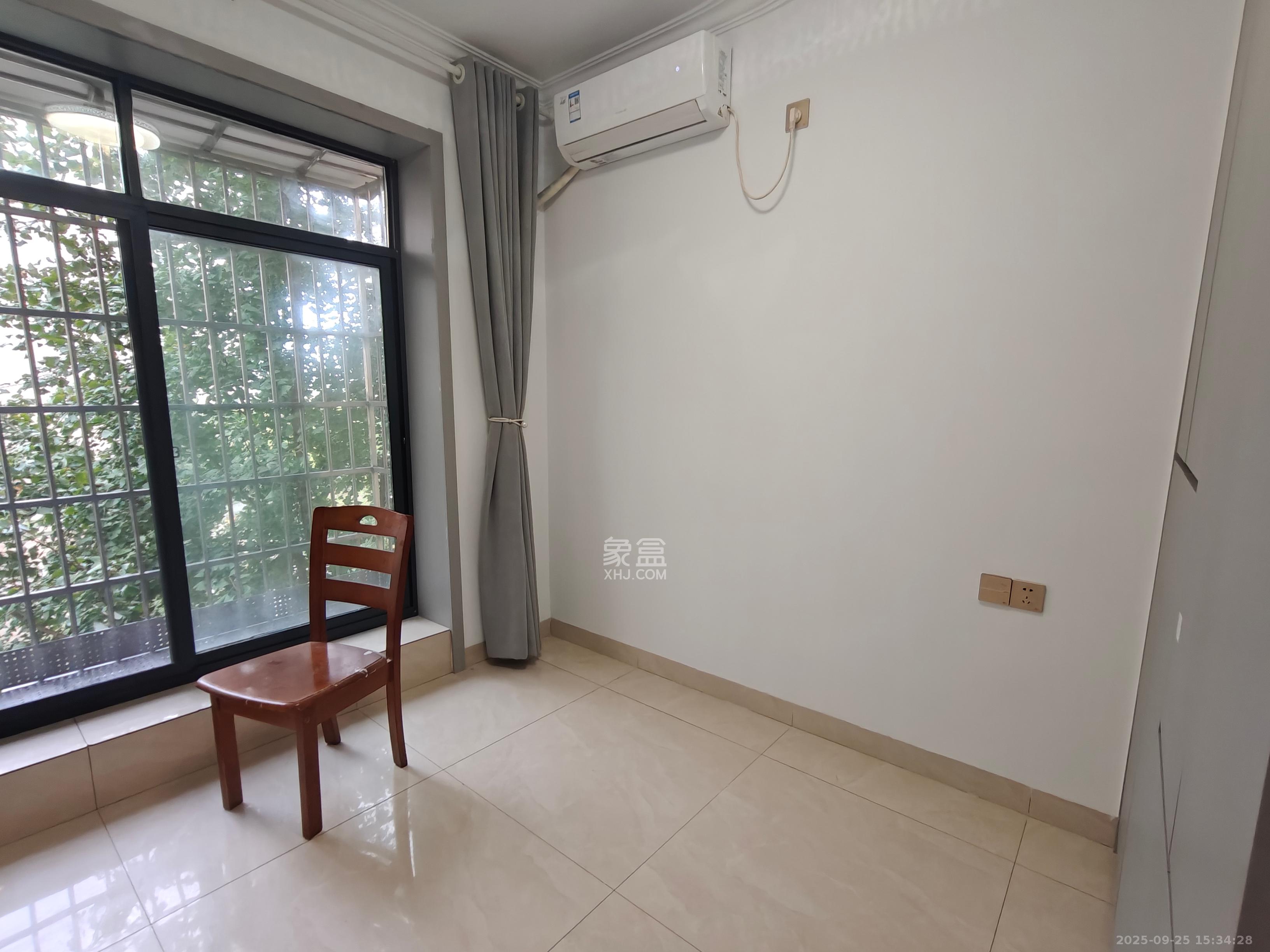 和康园小区  3室2厅1卫    2300.0元/月室内图