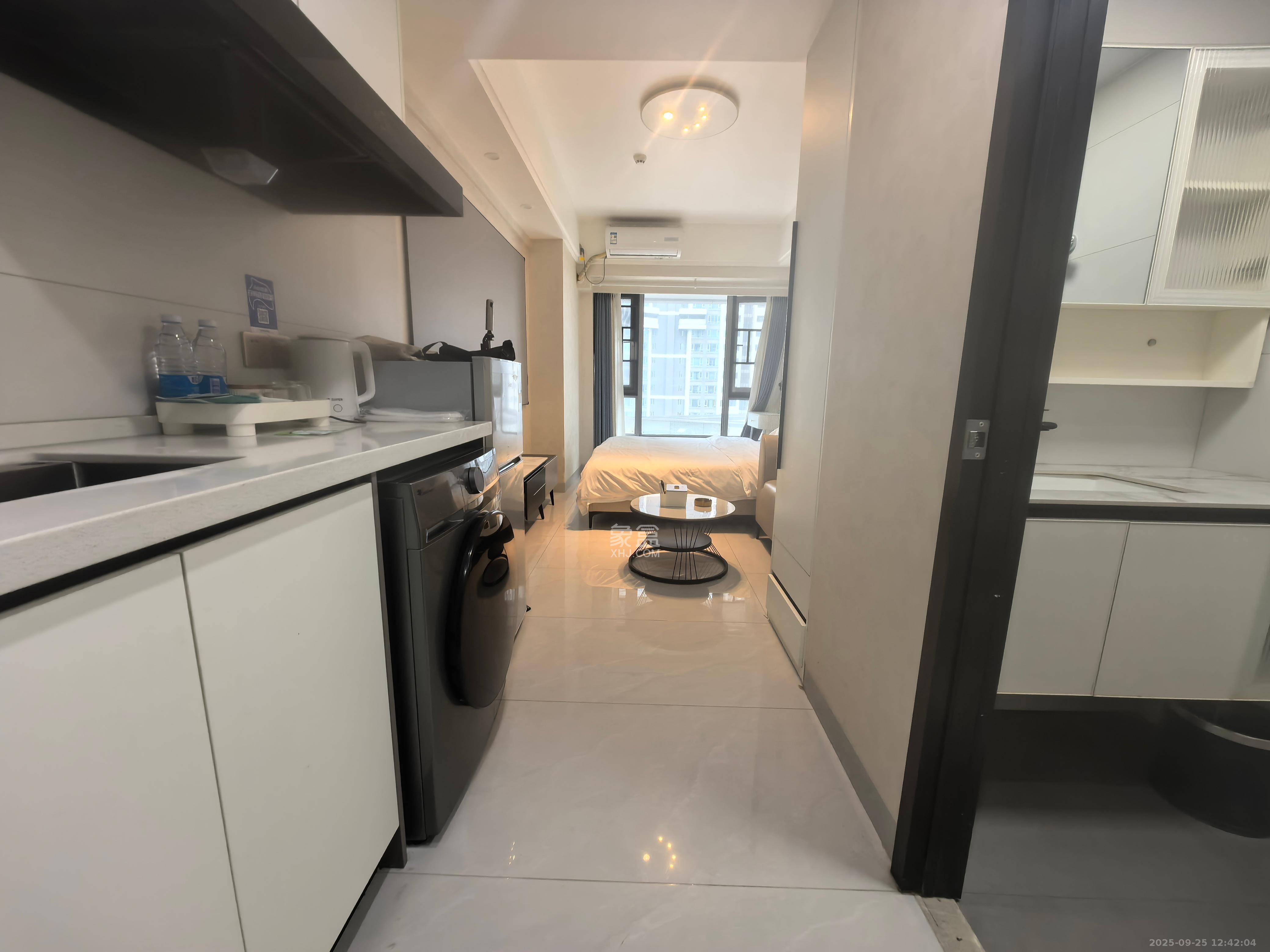 保利天禧EF区 1室1厅1卫 1600.0元/月 保利天禧EF区 1室1厅1卫 1600.0元/月室内图